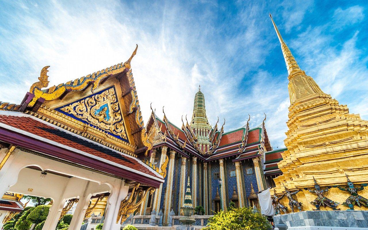 Grand Palace, The Emerald Buddha. Novotel Bangkok Impact
