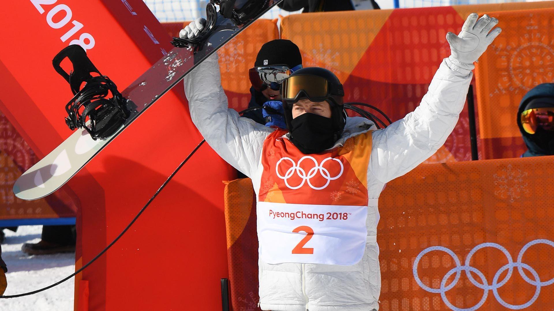 Shaun White tops halfpipe qualifying, sets stage for intense final