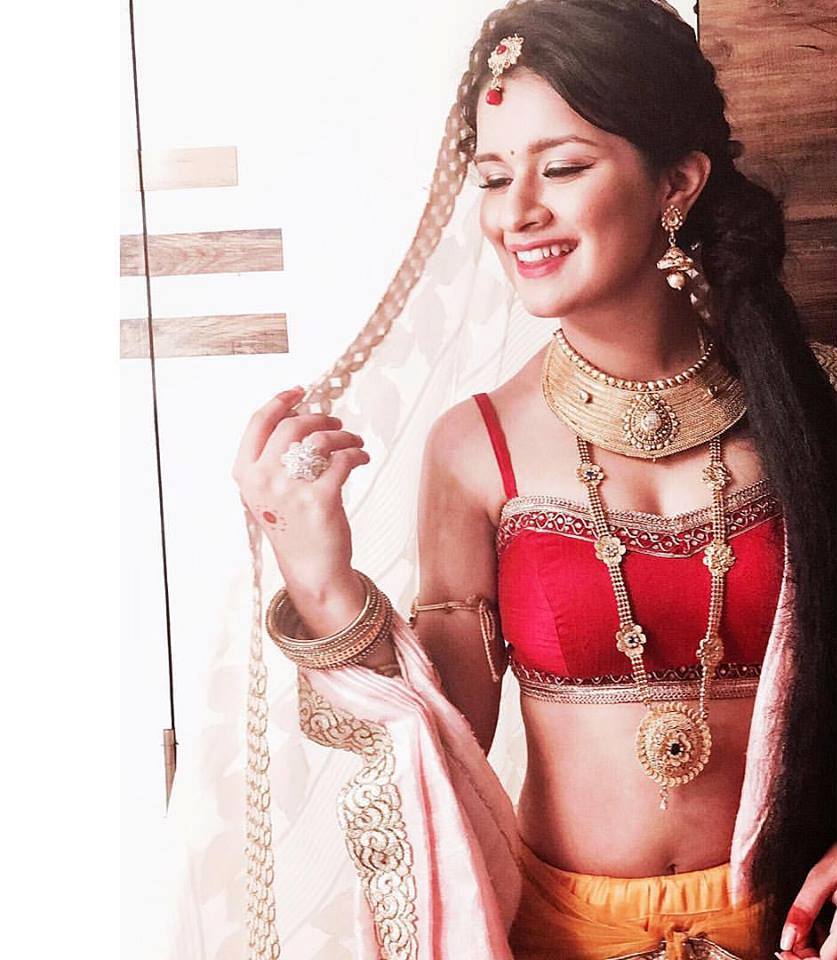 Avneet Kaur Beautiful HD Wallpaper