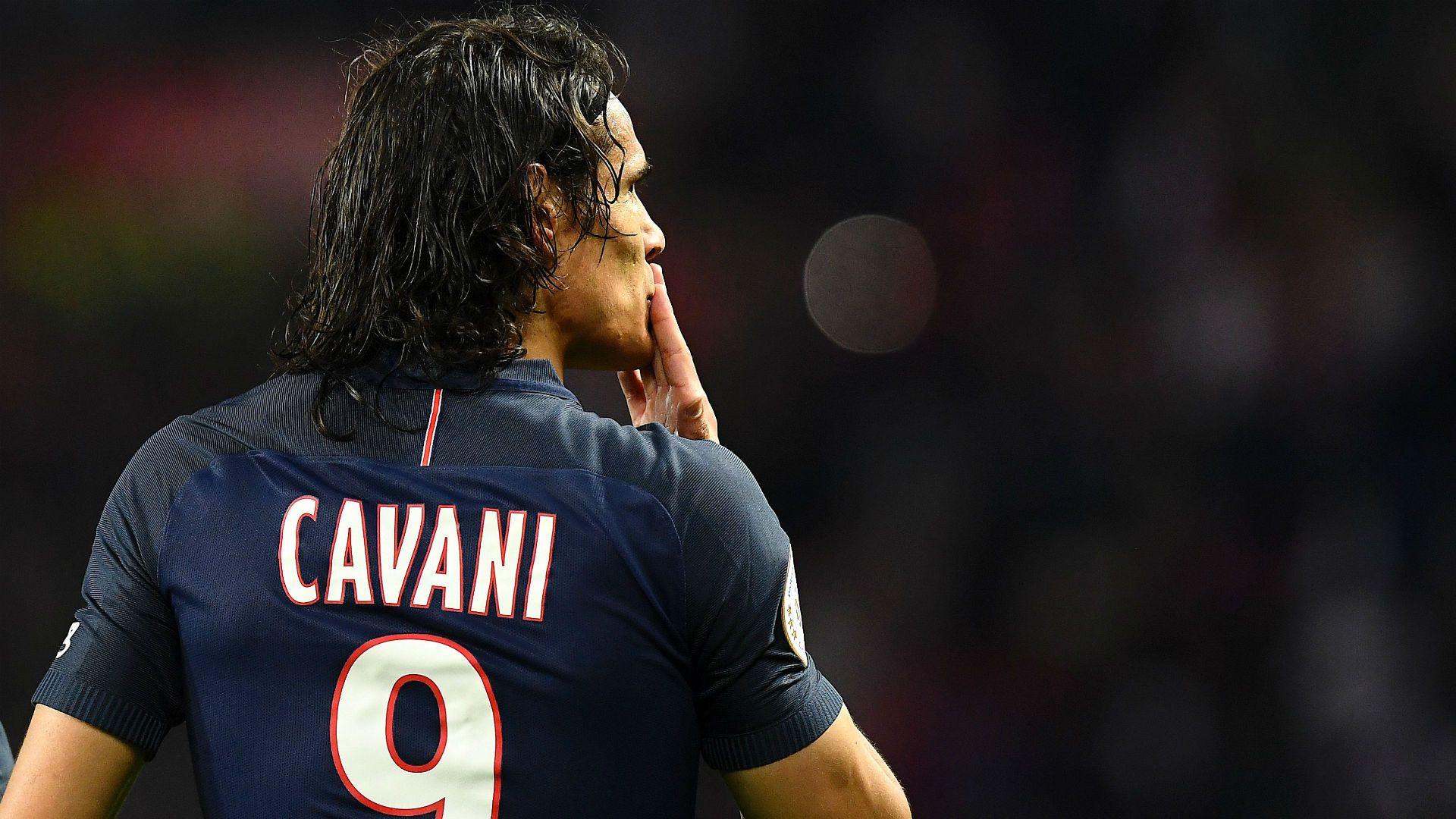 Cavani demands PSG remove holiday punishment and pay new taxes to