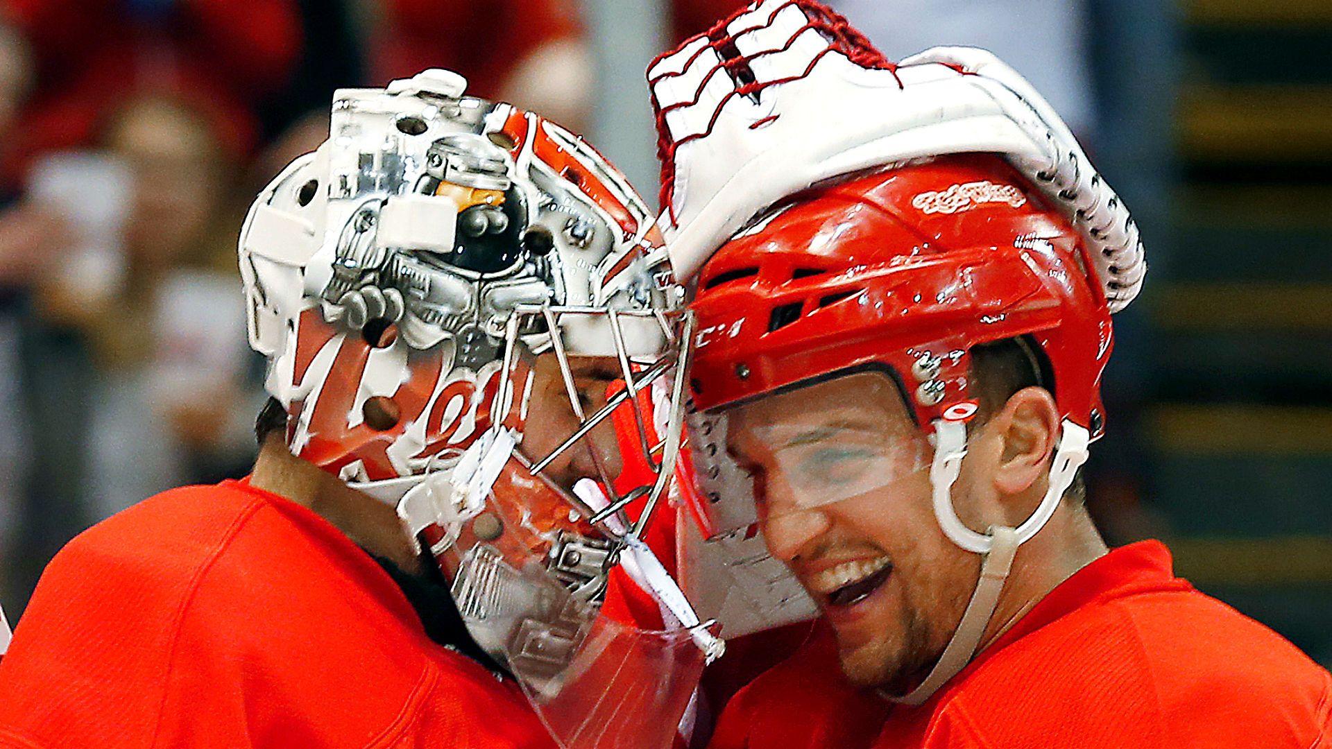 Shutout draws Red Wings closer to Lightning; Bolts' playoff berth