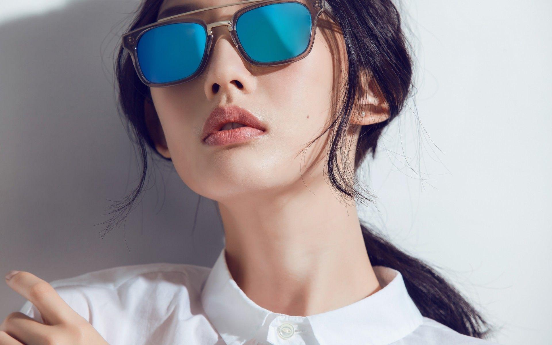 Stylish Asian Girl With Cool Glasses Wallpaper 00868