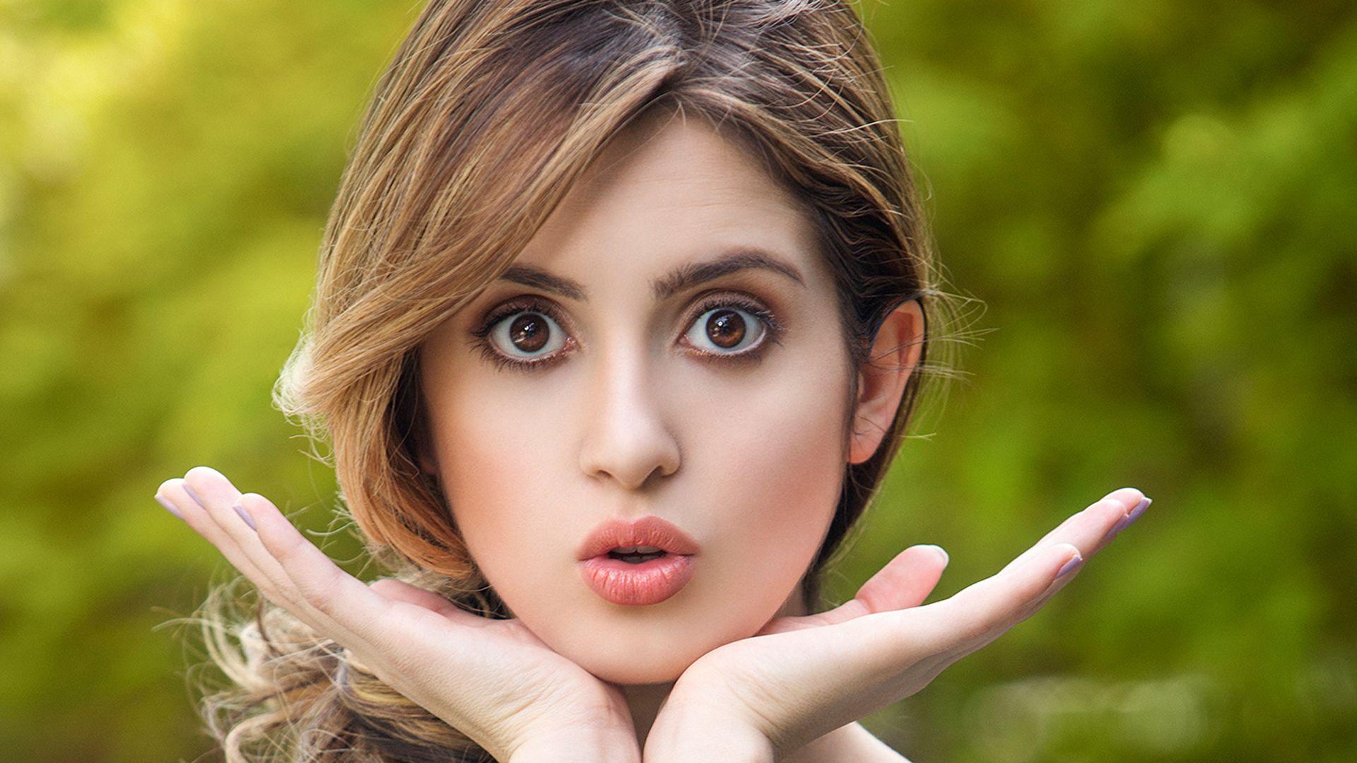 Laura Marano Wallpaper