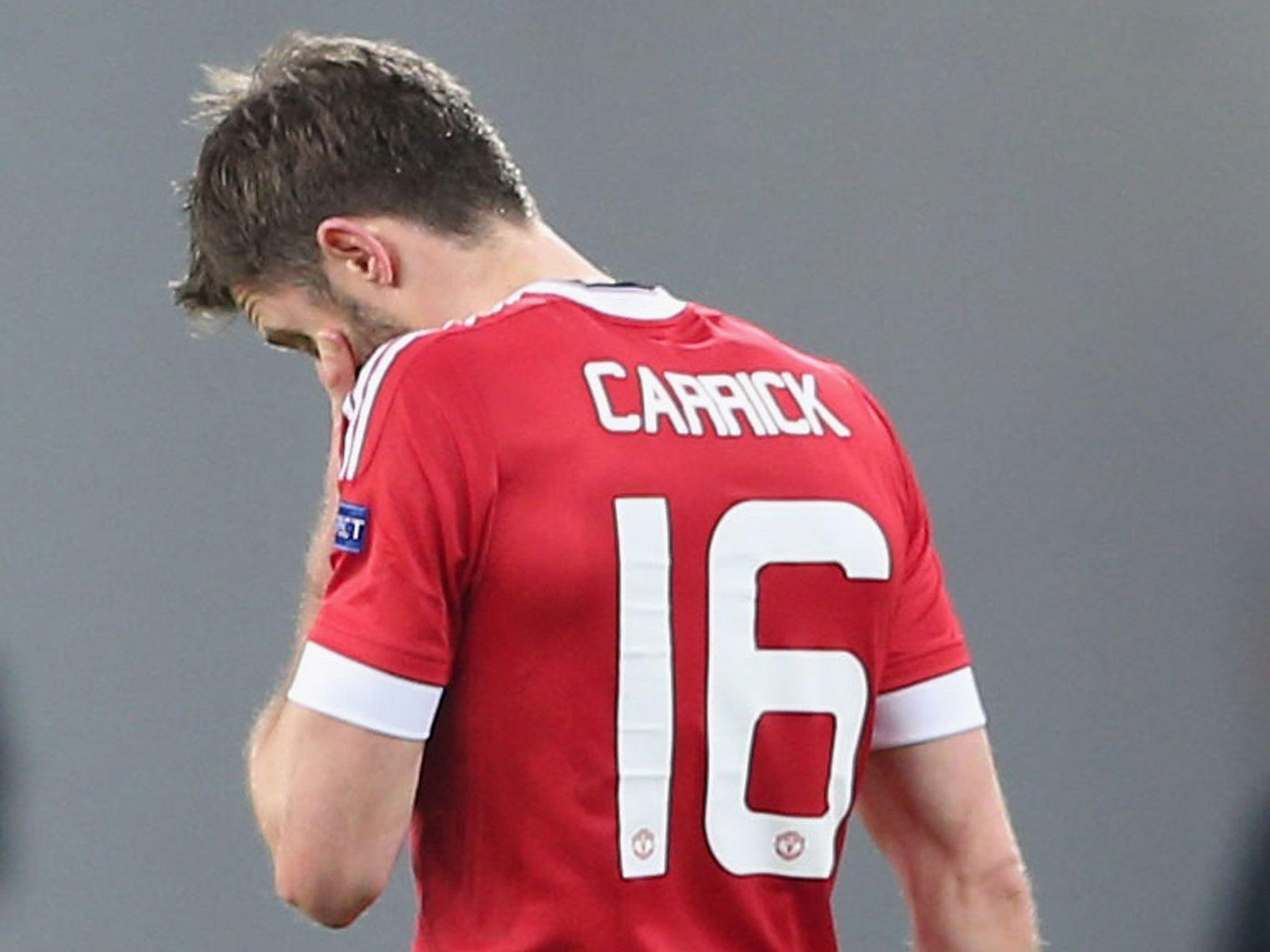Manchester United's Michael Carrick misses train, gets mocked