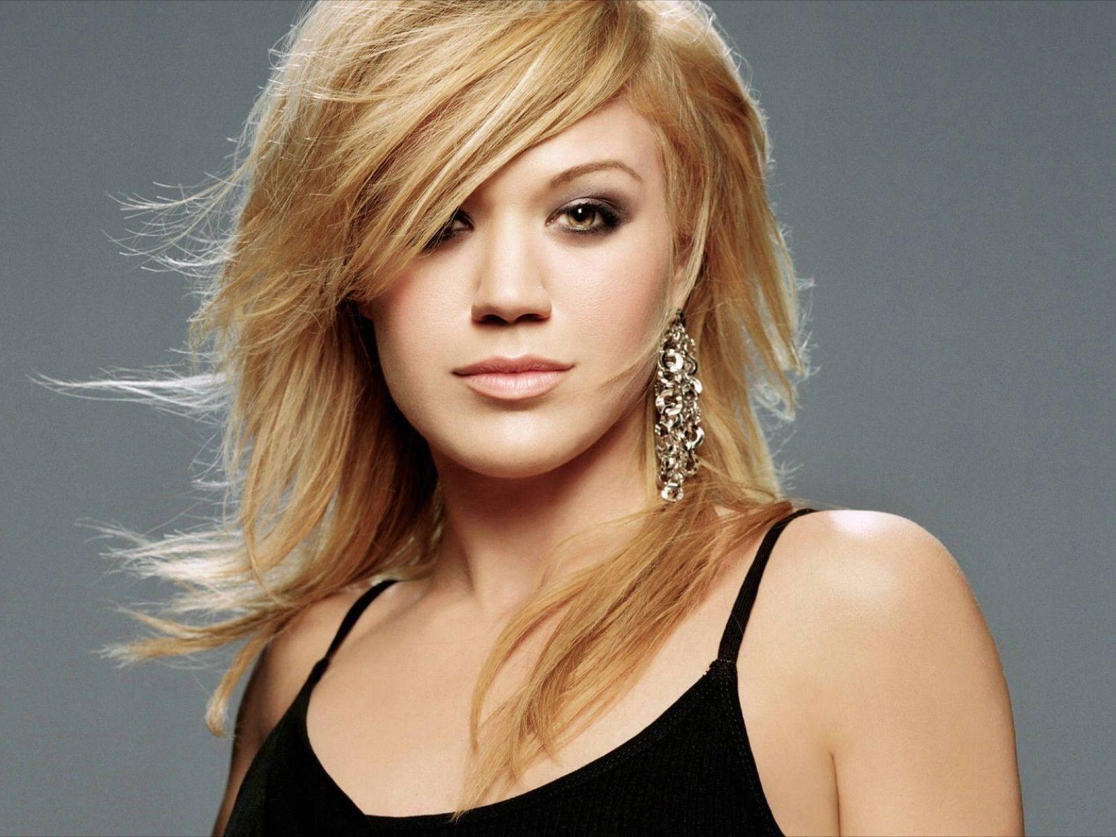 Jane Austen vs. Kelly Clarkson: Celebrity Grudge Match