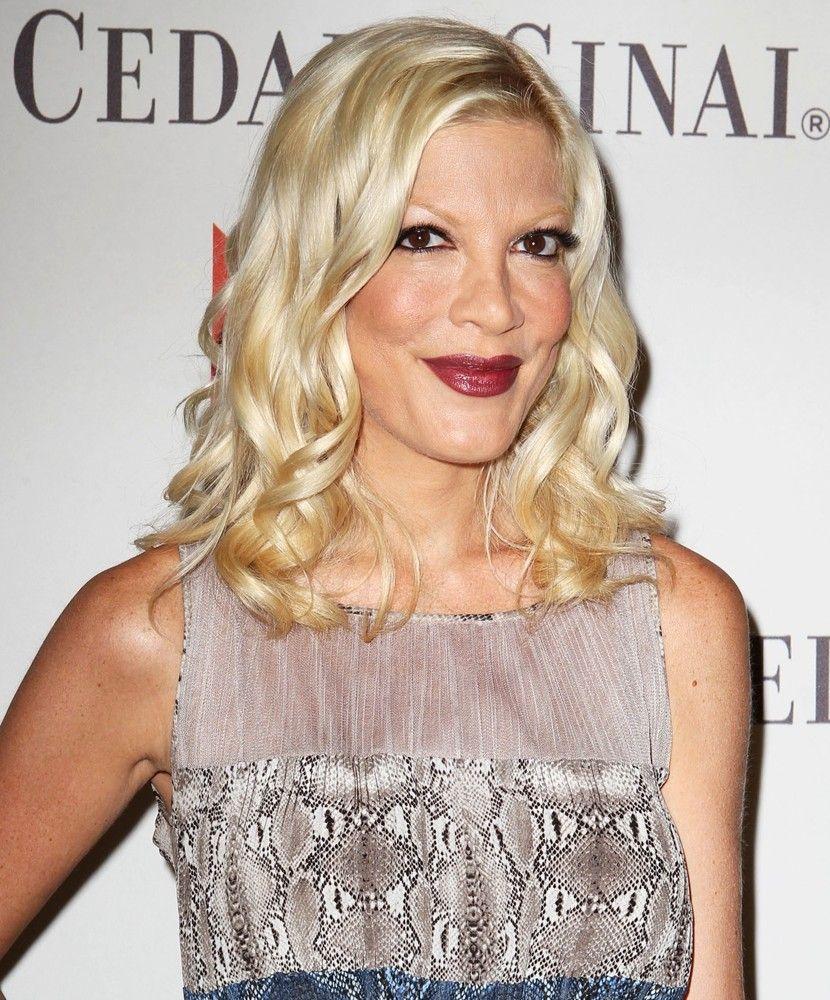 ▻ Tori Spelling Wallpaper