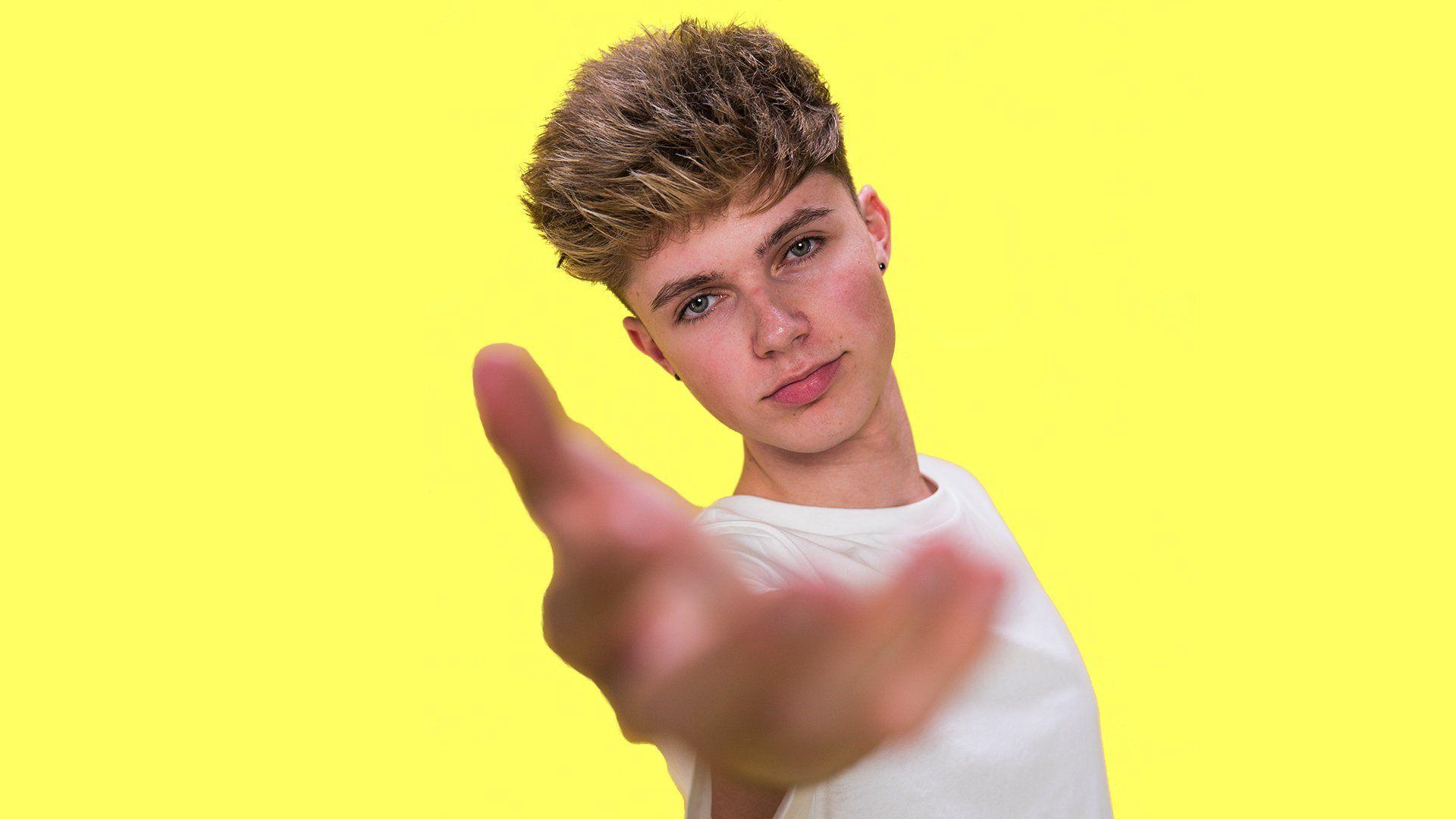 HRVY Breaks Down official lyrics for Personal On Genius' Video