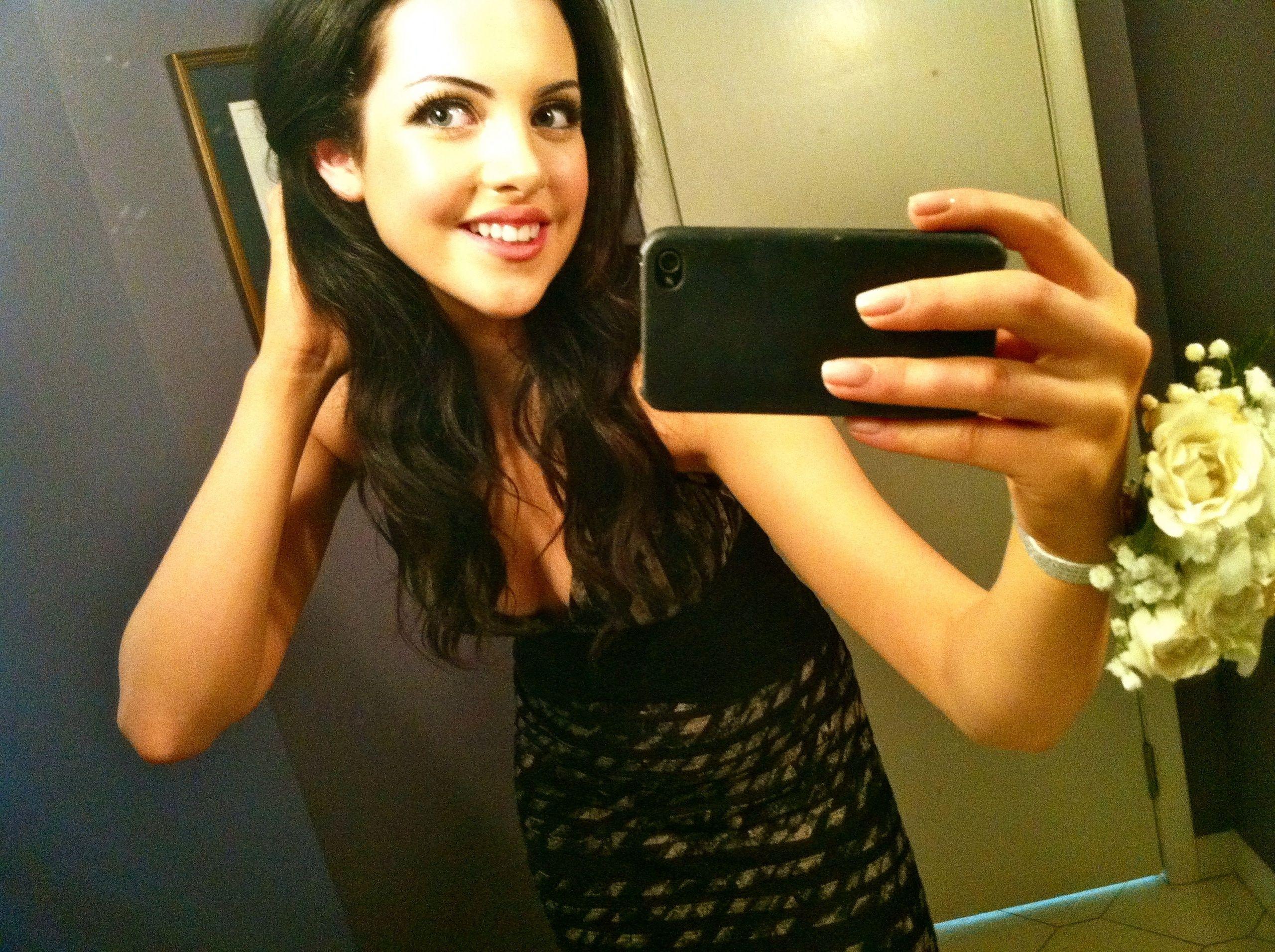 Wallpaper Blogs Rare: Elizabeth Gillies