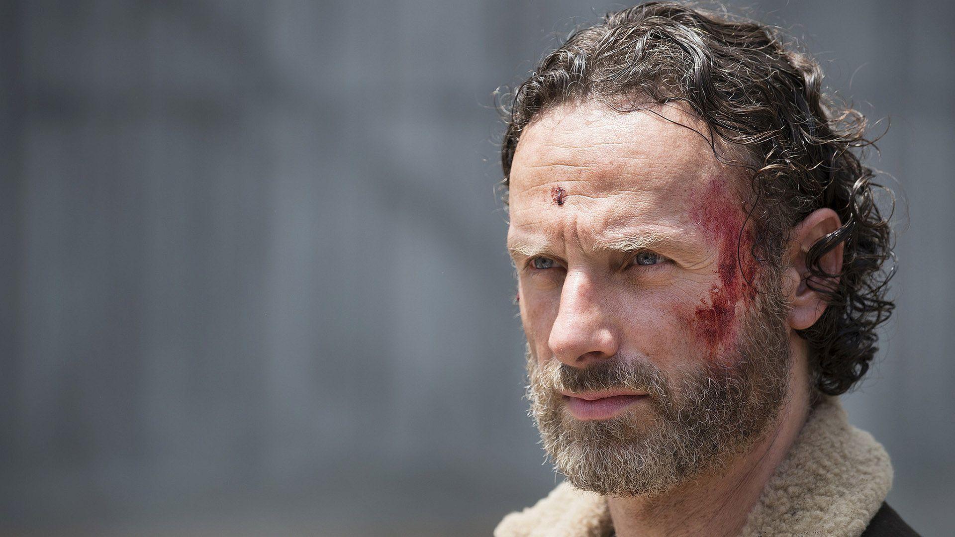 HD Andrew Lincoln as Rick Grimes in The Walking Dead Wallpaper