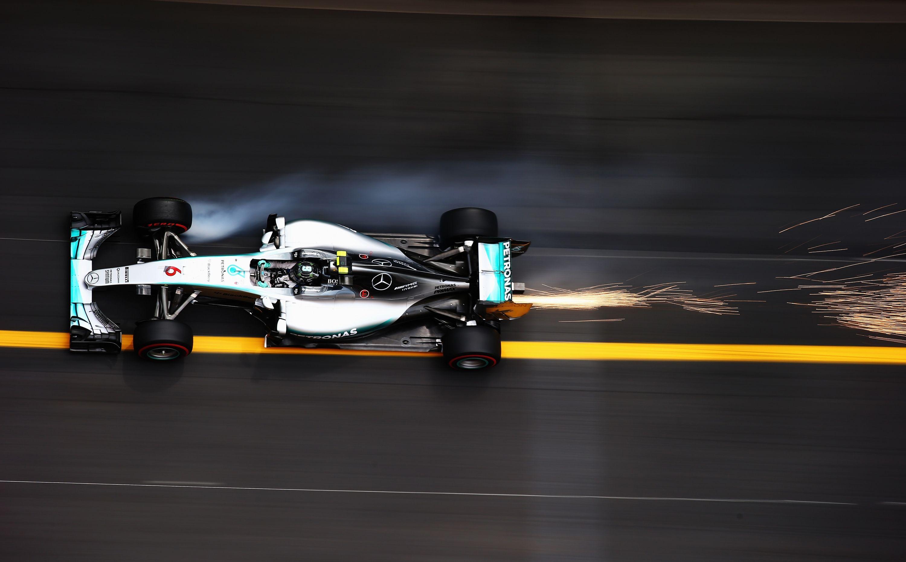 Nico Rosberg lock up and sparks [000×862]