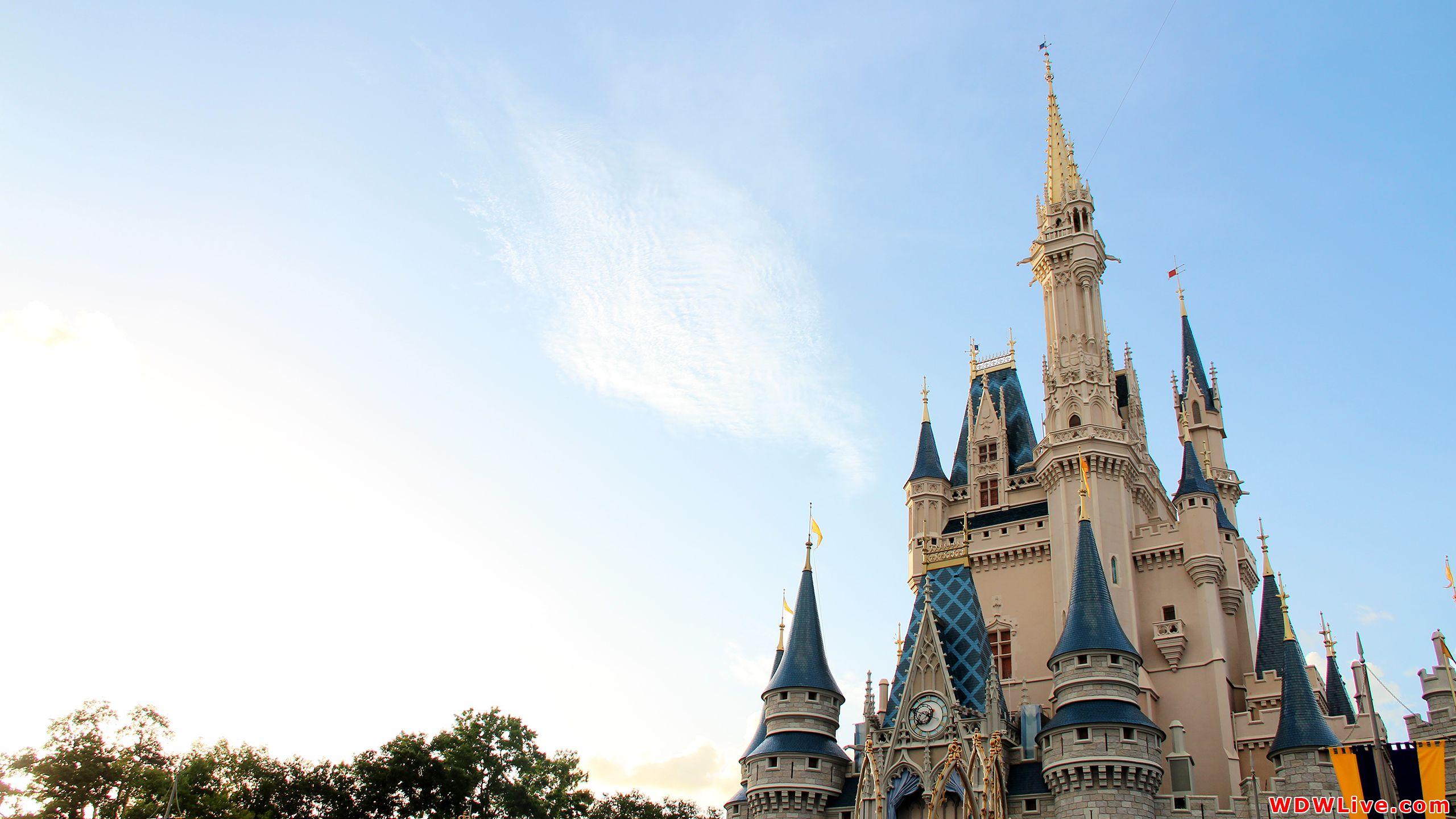 Cinderella Castle: End of afternoon desktop wallpaper photograph