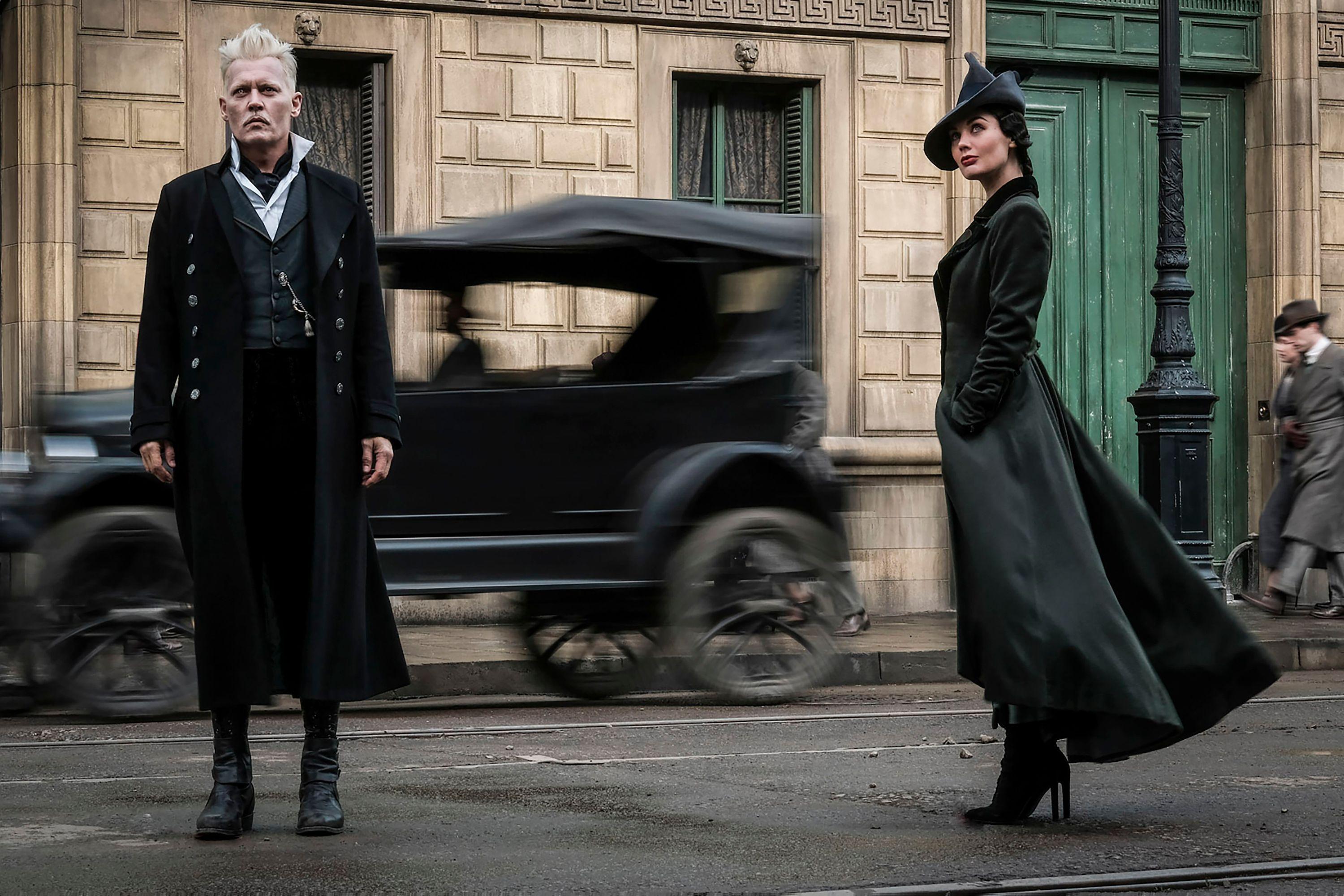 Johnny Depp And Poppy Corby Tuech In Fantastic Beasts 2 The Crimes