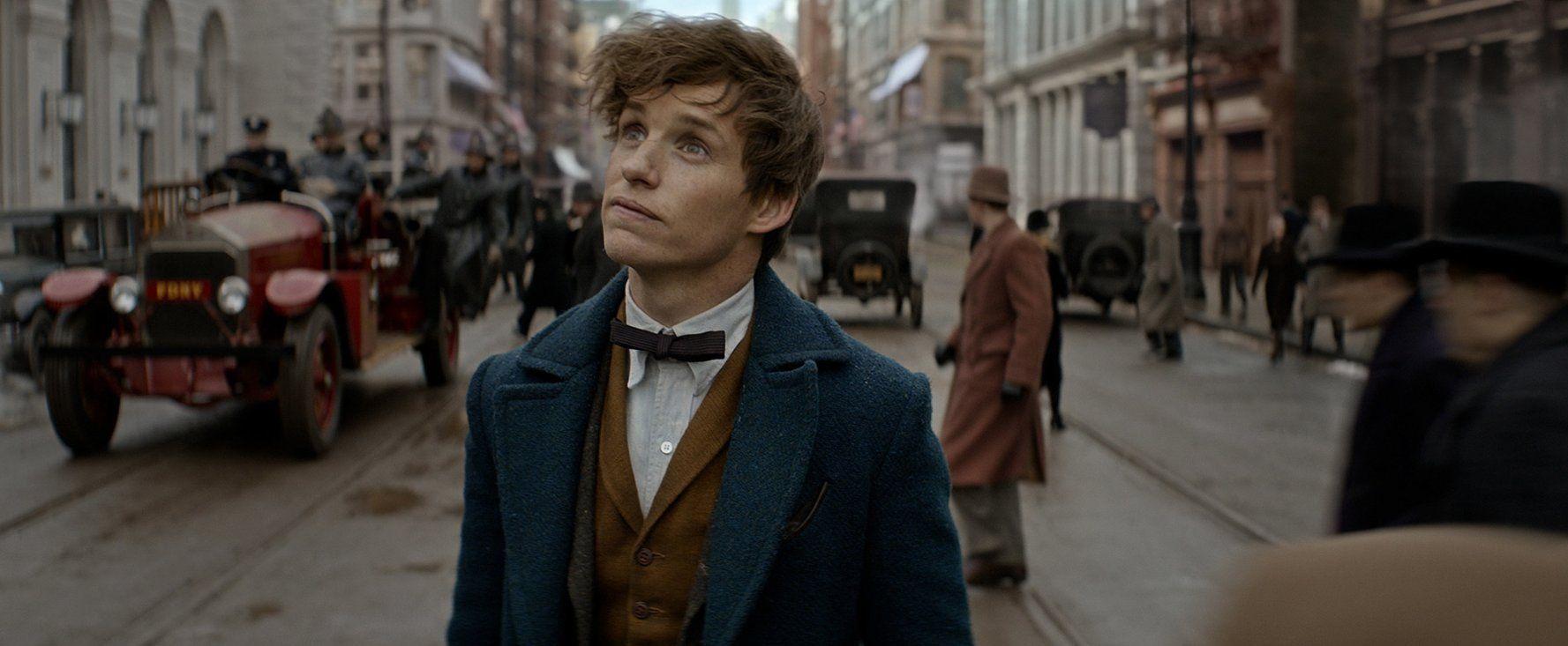 Newt Scamander reunites with an old friend in new Fantastic Beasts