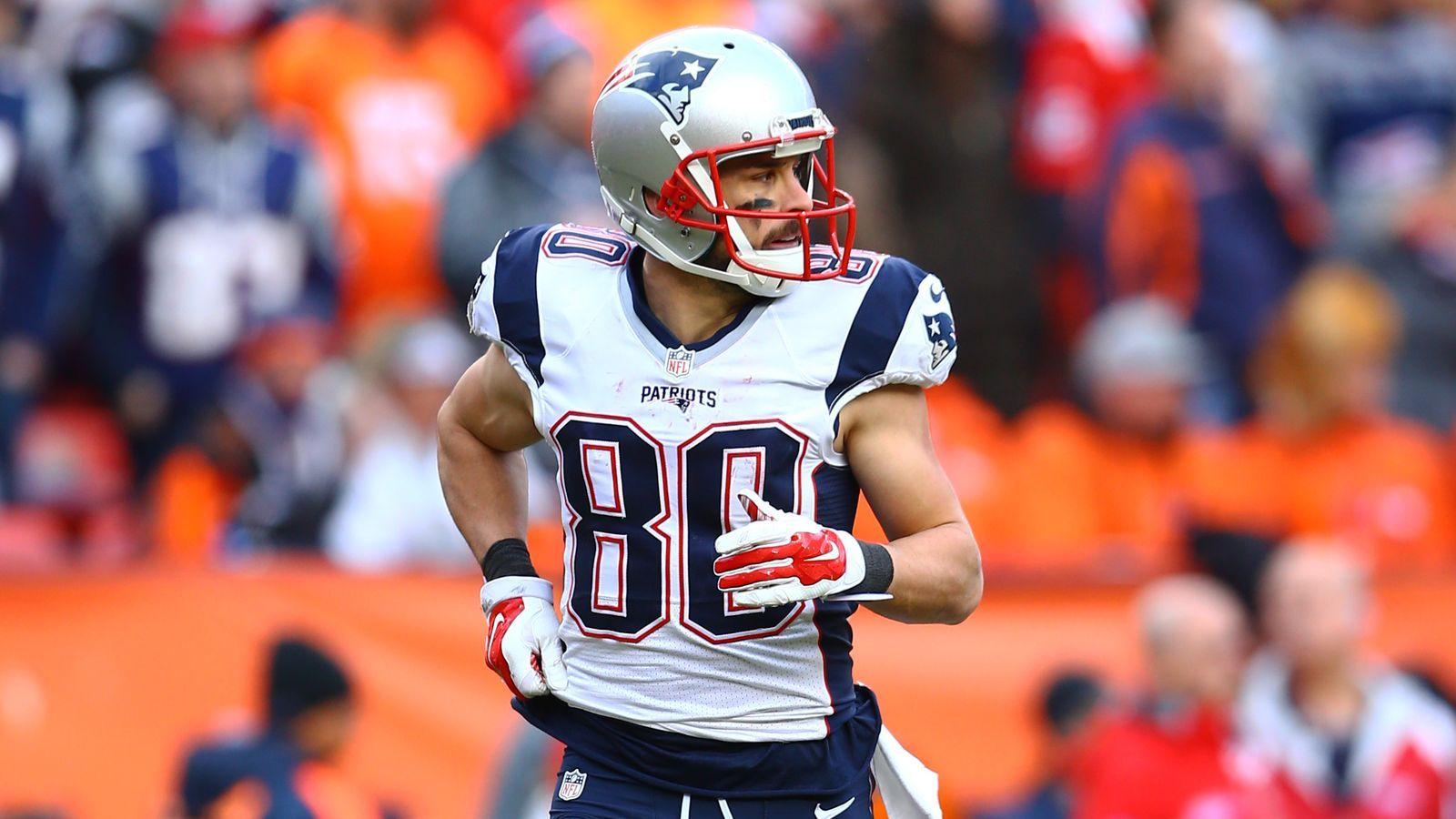 How Danny Amendola's New Contract Changes the Patriots Wide