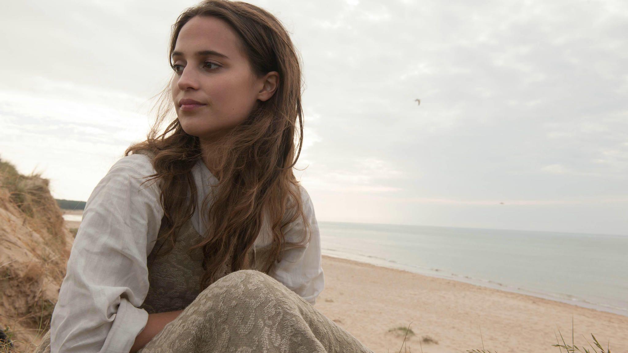 Alicia Vikander 2018 New 2048x1152 Resolution HD 4k