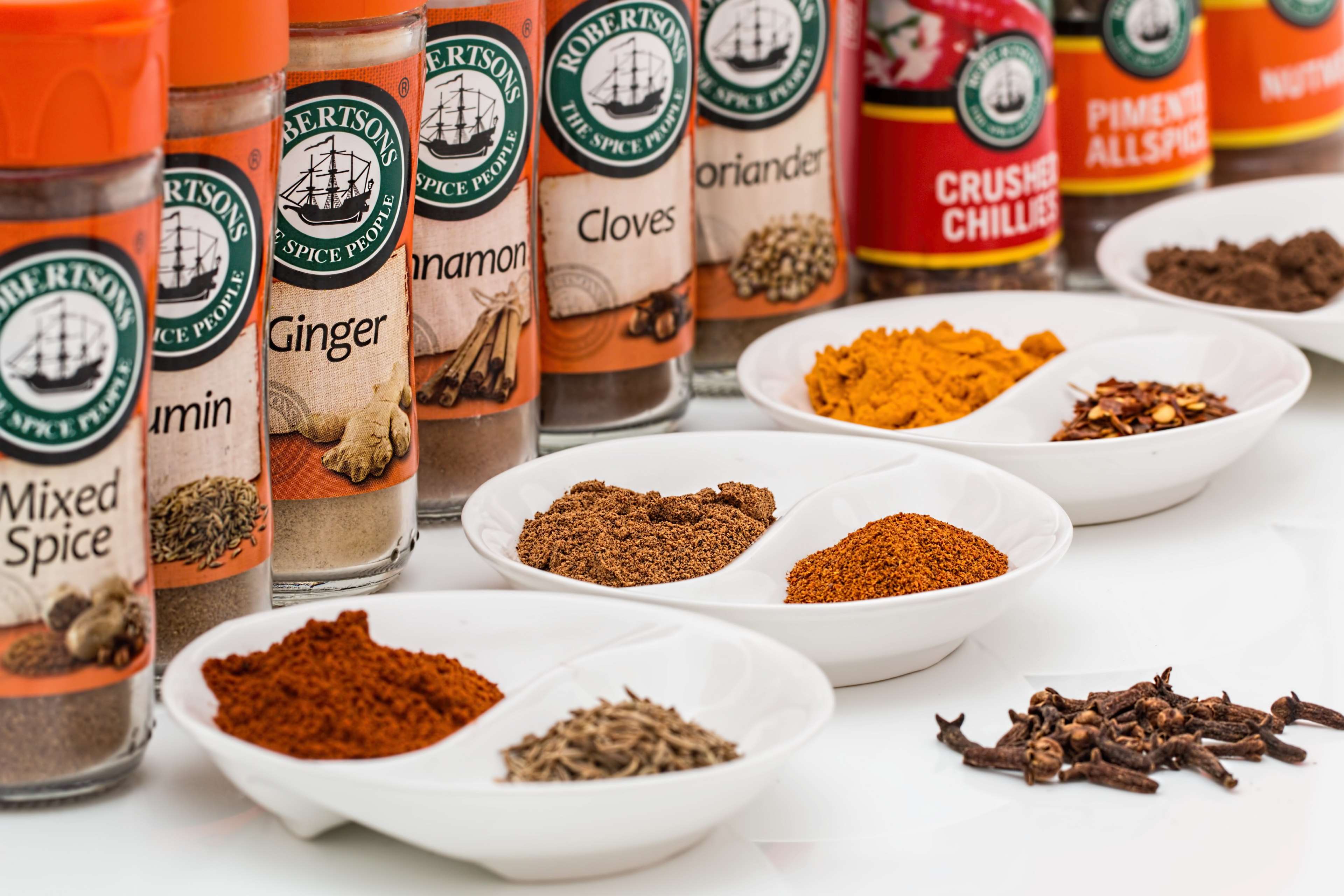 allspice, aromatic, chilli, cinnamon, cloves, condiment, cooking