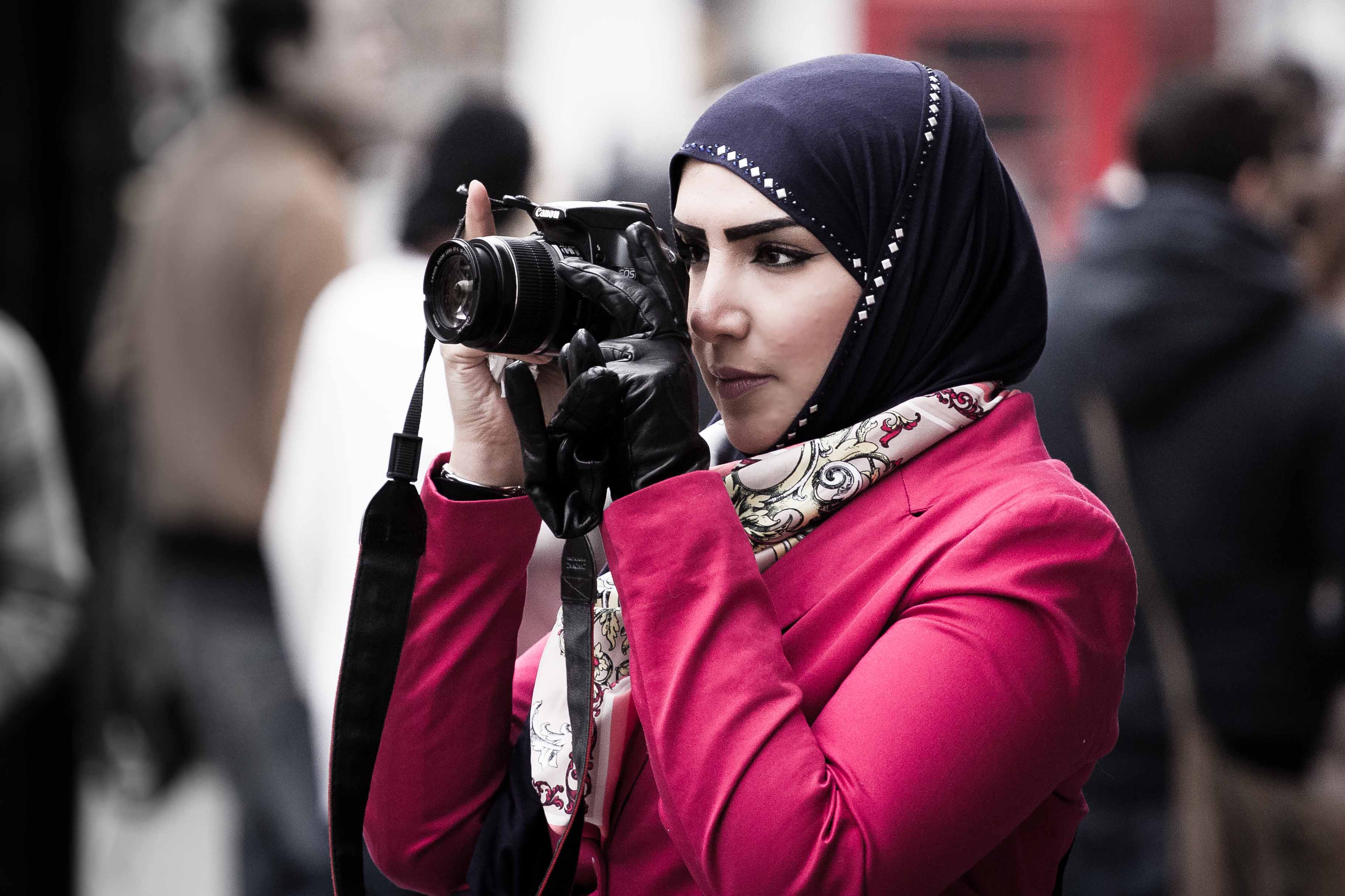 Muslim girl capture photo with camera love wallpaper