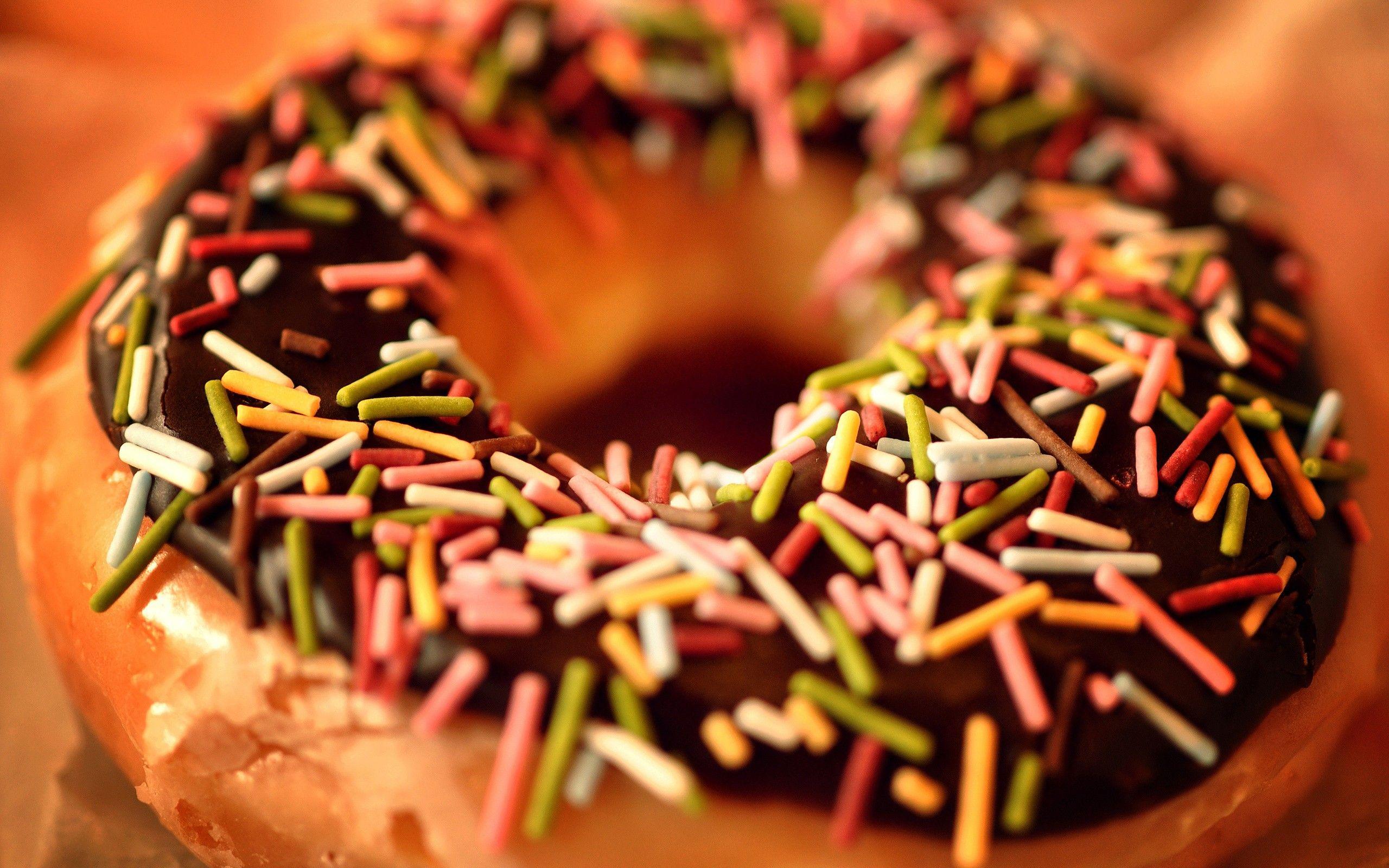 Download the Doughnut and Sprinkles Wallpaper, Doughnut