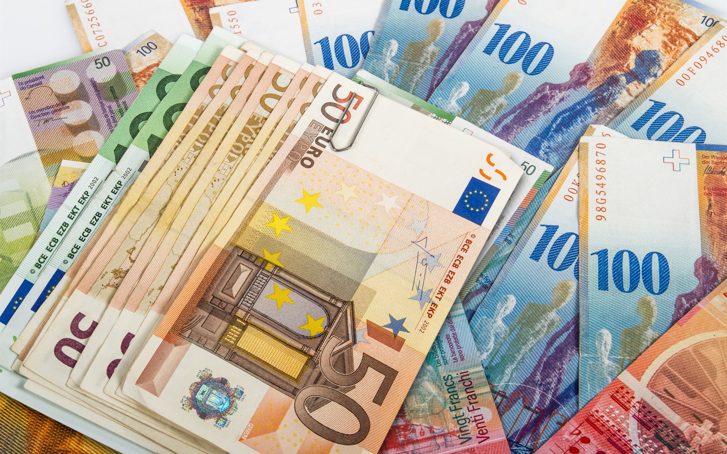 Euro, paper money wallpaper