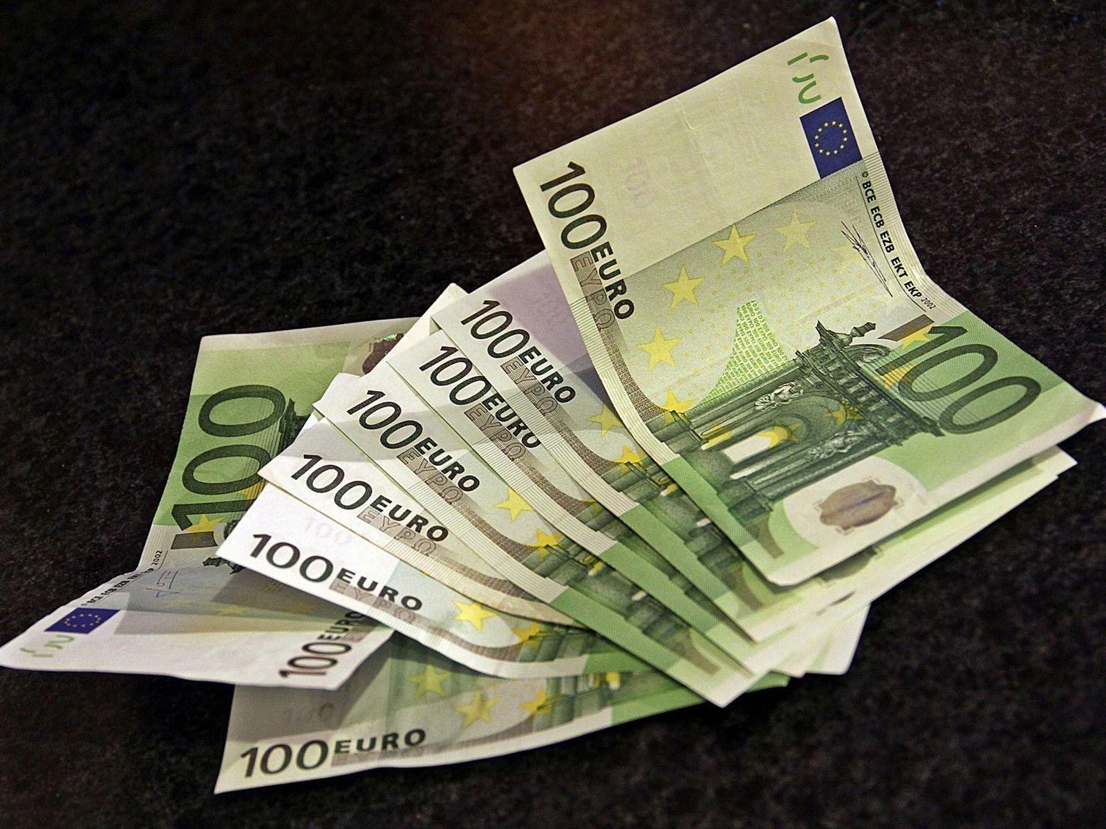 Download Wallpaper 1600x1200 Money, Euro, Green, Black 1600x1200