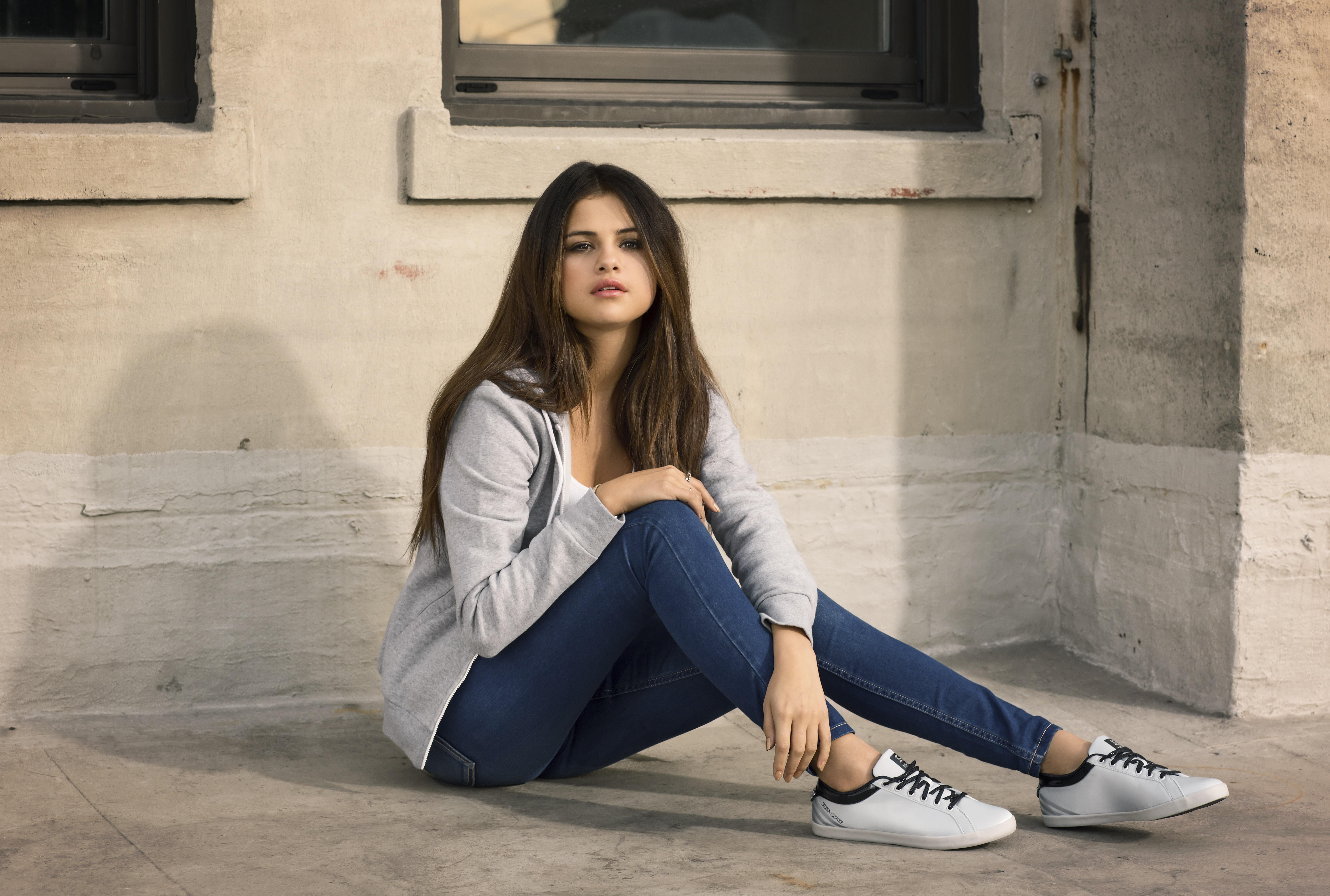 Download 70 Selena Gomez Wallpaper