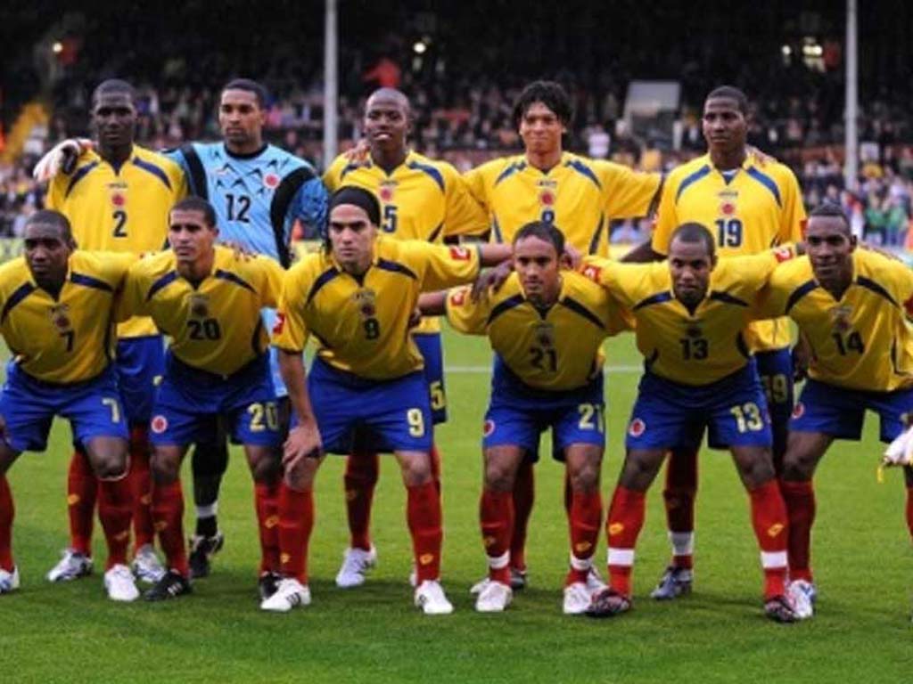 OFF COURSE I LOVE SOCCER. WITH THE COLOMBIAN SOCCER TEAM HAVE