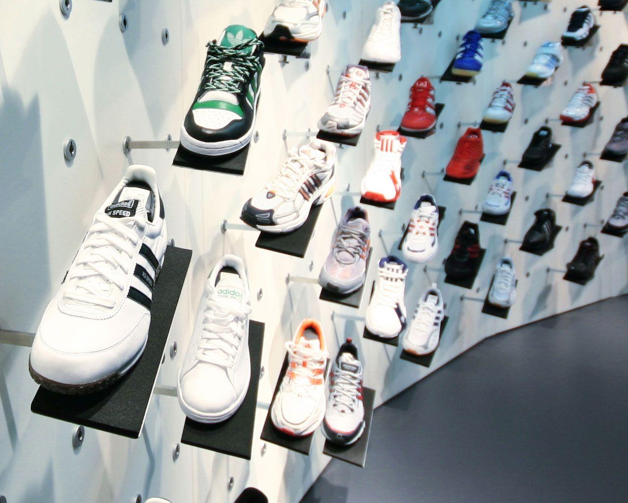 Download Sneakers Wallpaper 1280x1024