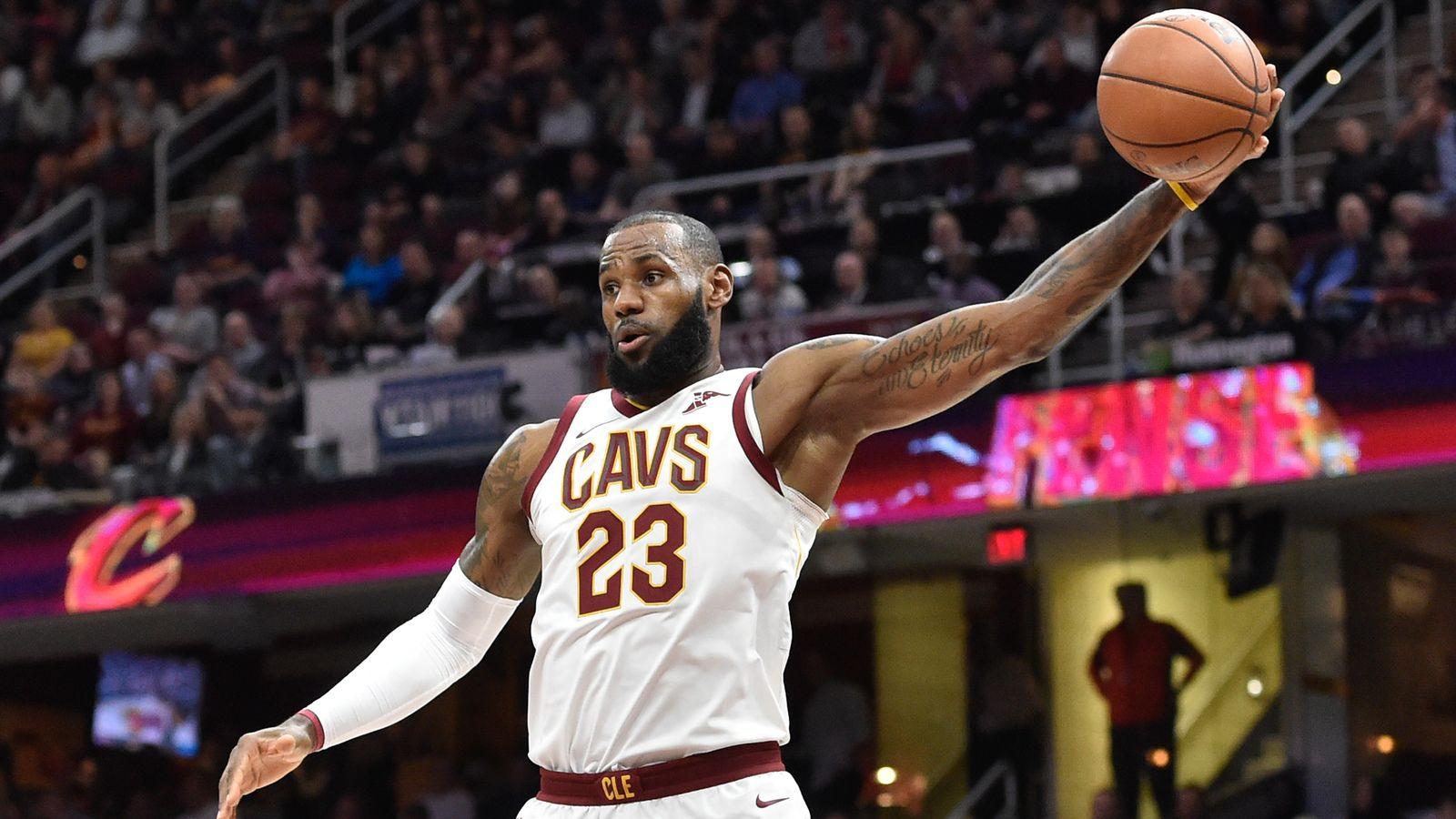WATCH: LeBron James with an absolutely filthy dunk