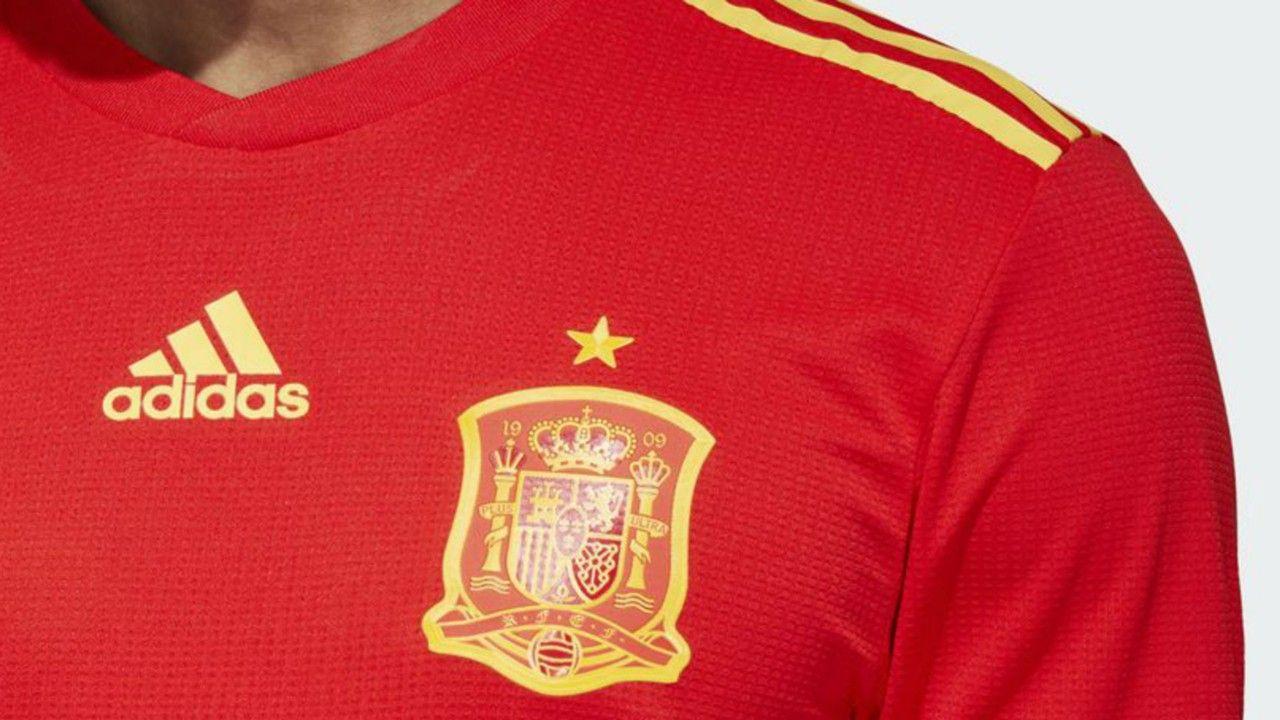 Spain World Cup 2018 kit: New retro Adidas design, controversy