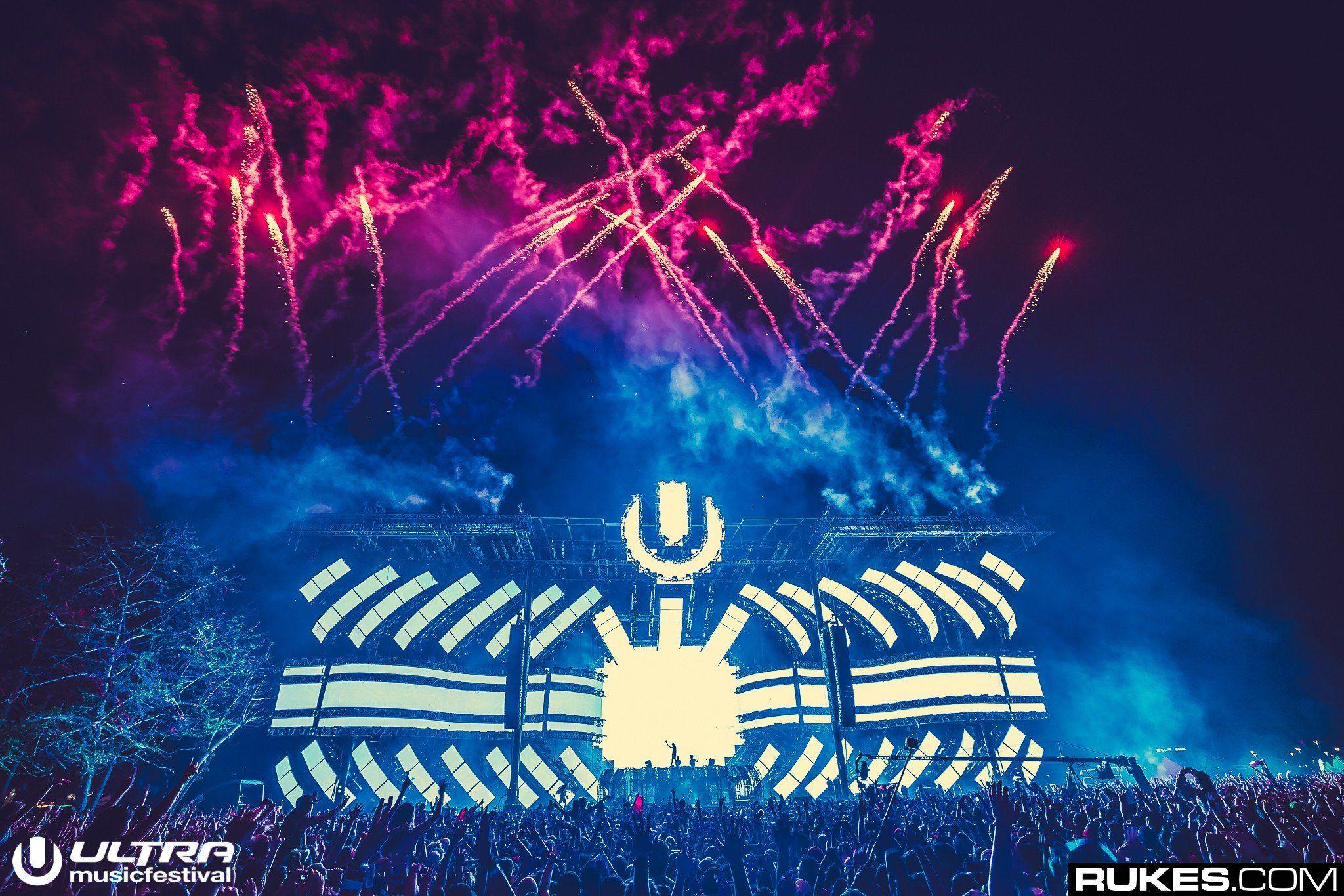 crowds ultra music festival rukes_com stages lights photography