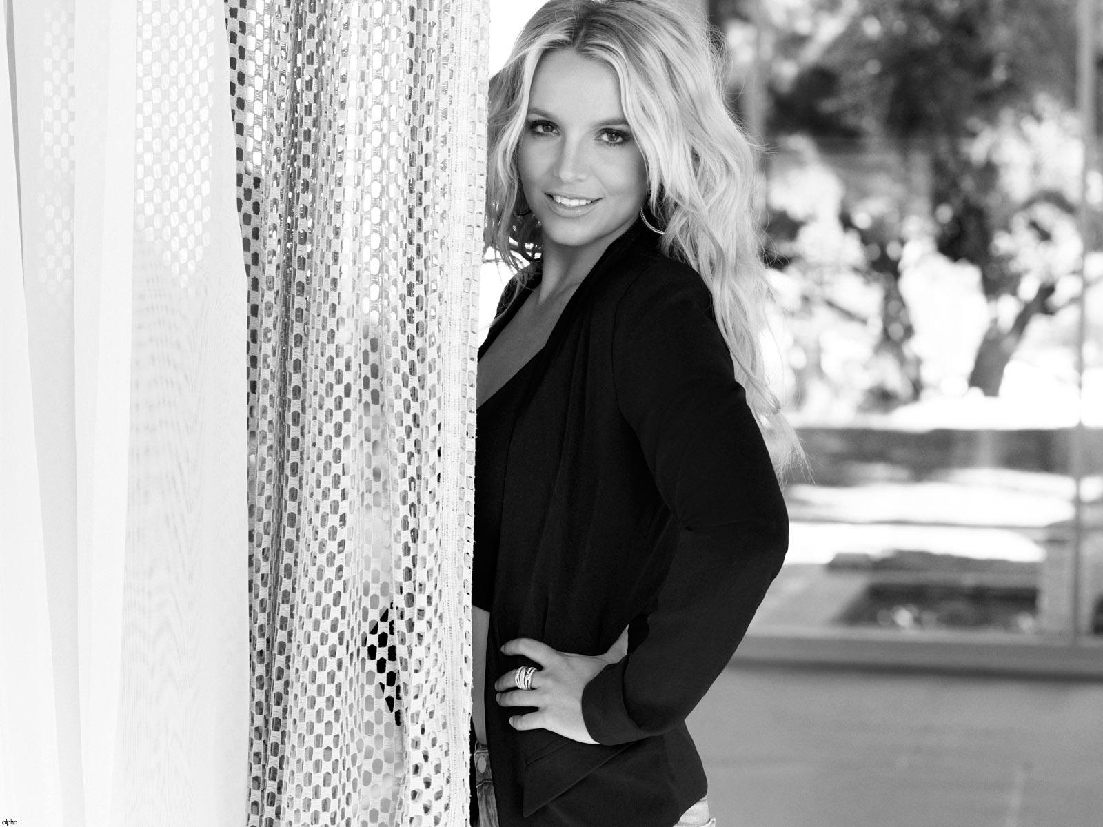 Britney Spears Hot Wallpaper (+5)