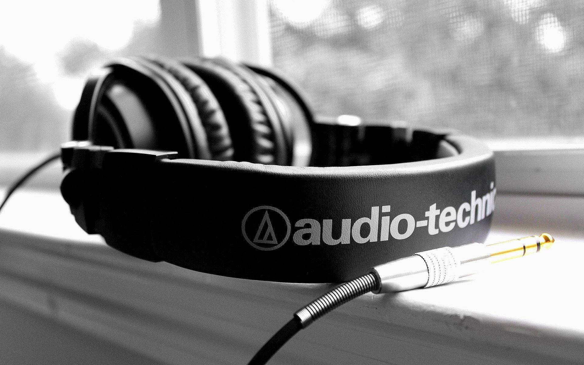 Headphone Ready For Music Wallpaper HD Wallpaper
