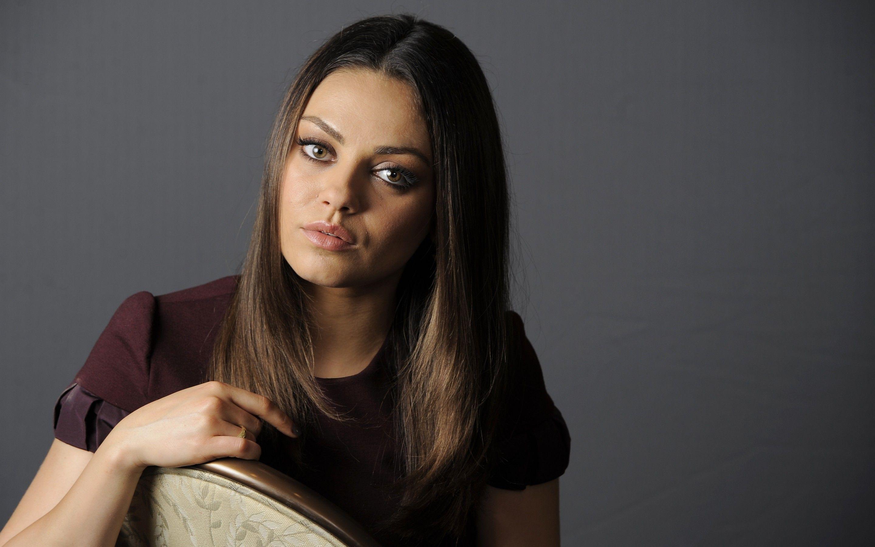 Mila Kunis Full HD Wallpaper and Background Imagex1800