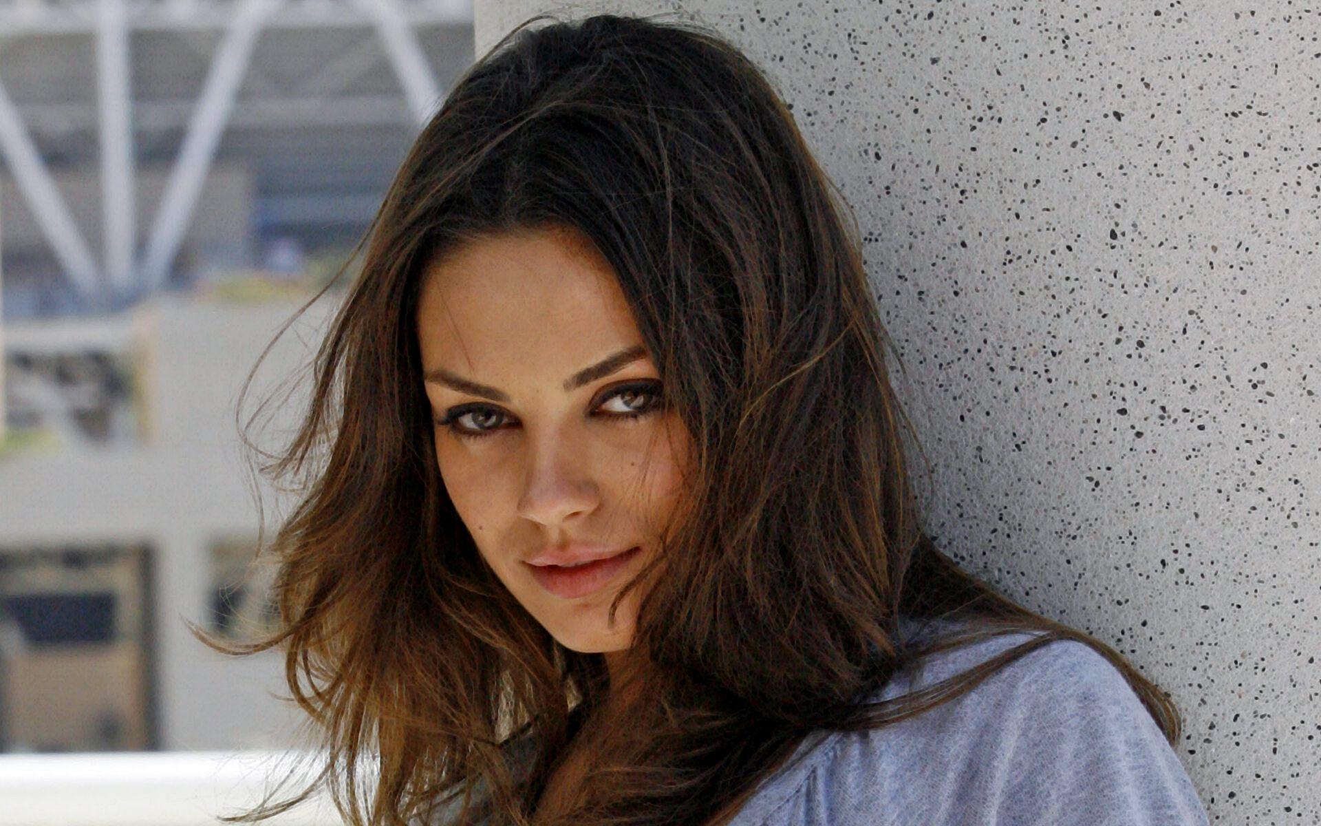 Mila Kunis Wallpaper Photo 51818 1920x1200 px