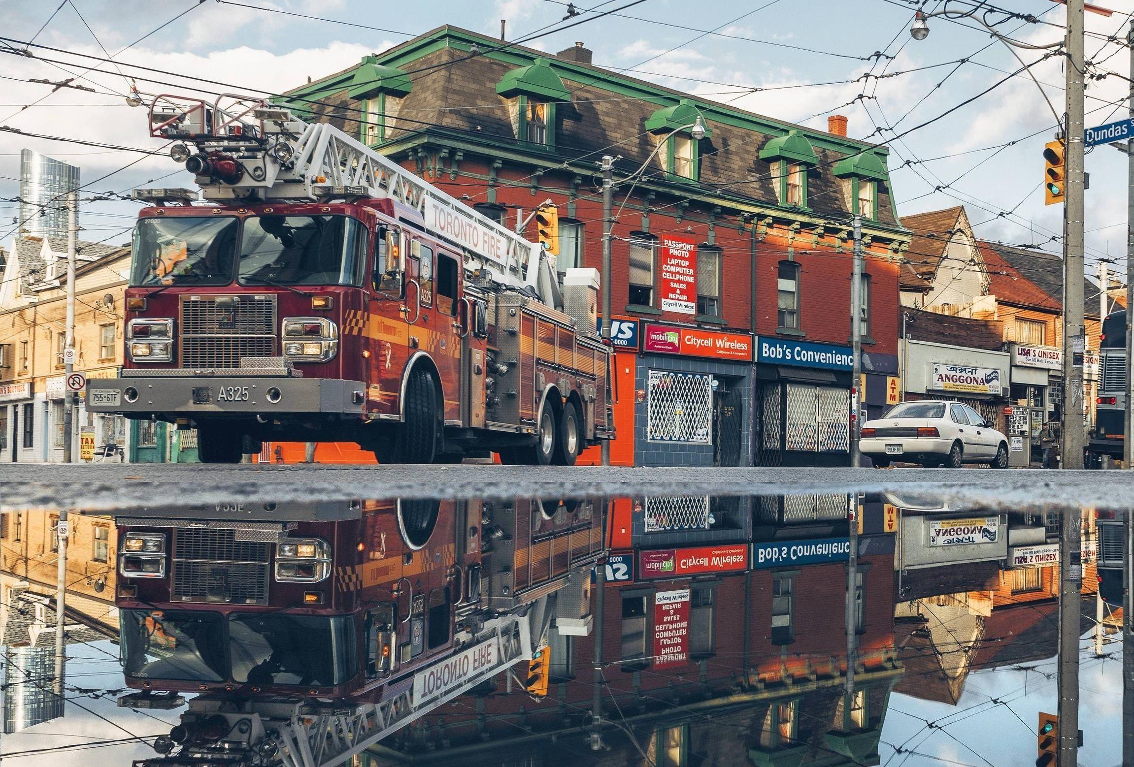 Toronto Fire Truck Reflection 2302x1558. Top reddit wallpaper