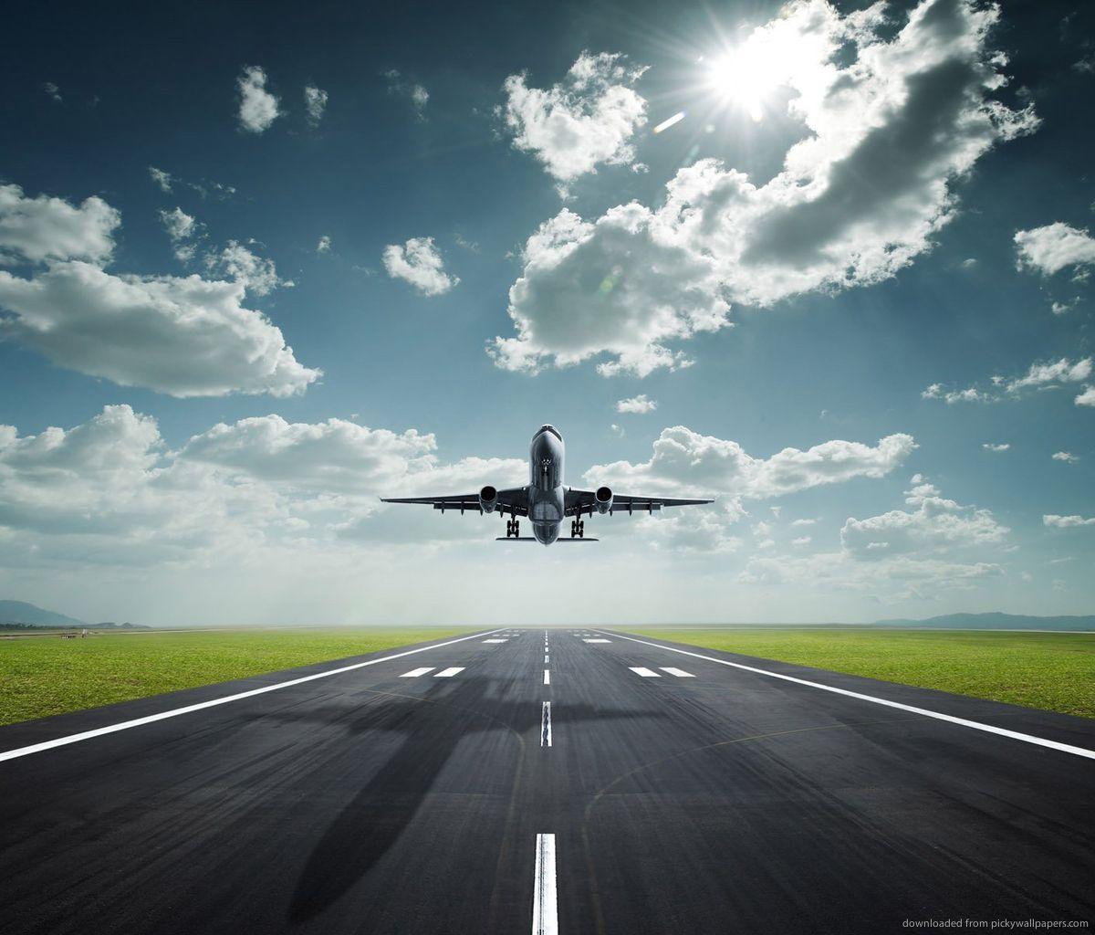 Download Amazing Lifting Off Airplane Wallpaper For Samsung Galaxy