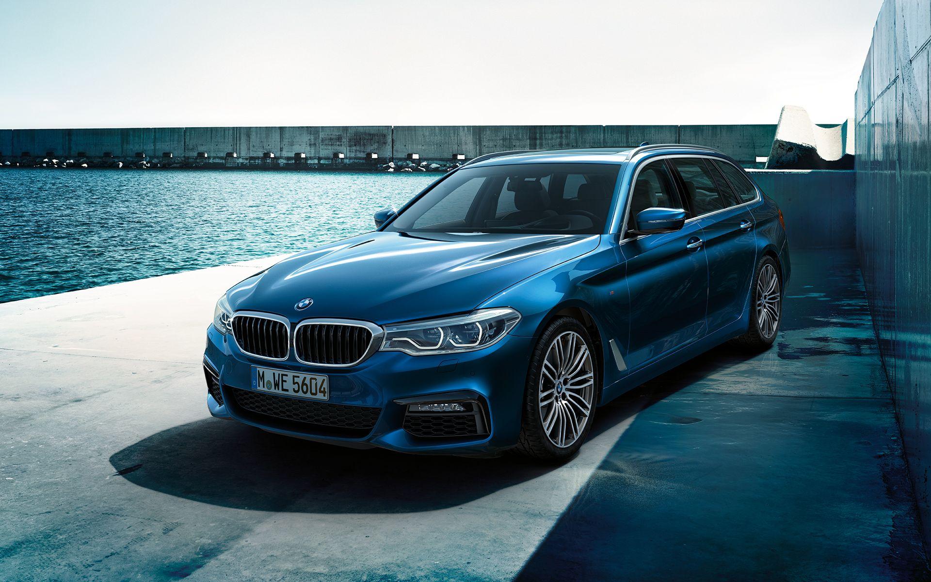 Gorgeous wallpaper of the new 2017 BMW 5 Series Touring