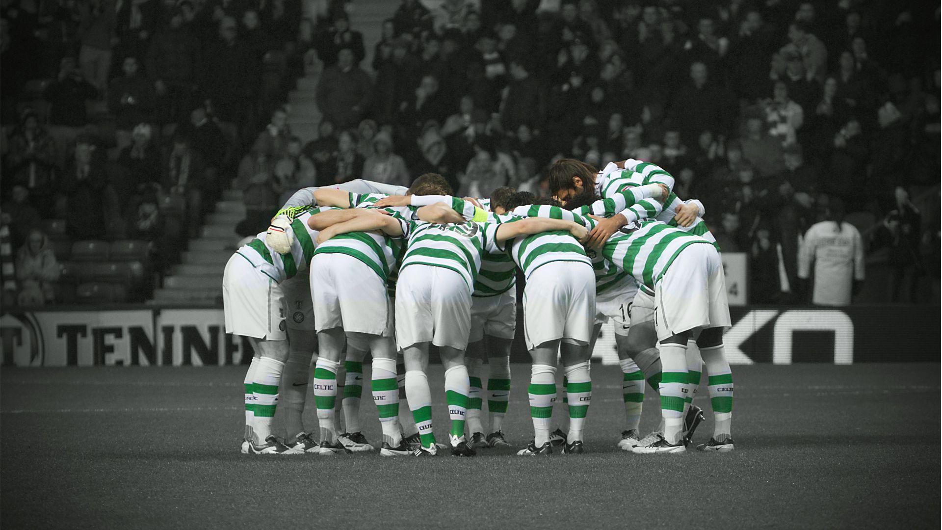 huddle1. The Celtic Footsoldiers