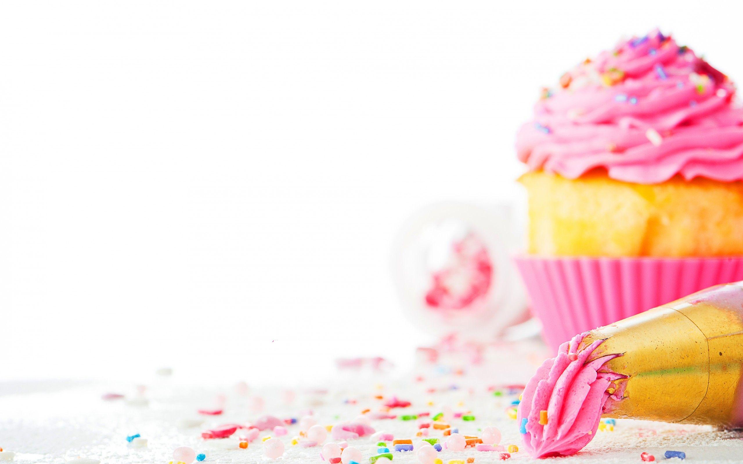 Cute Birthday Cupcake. Download Wallpaper