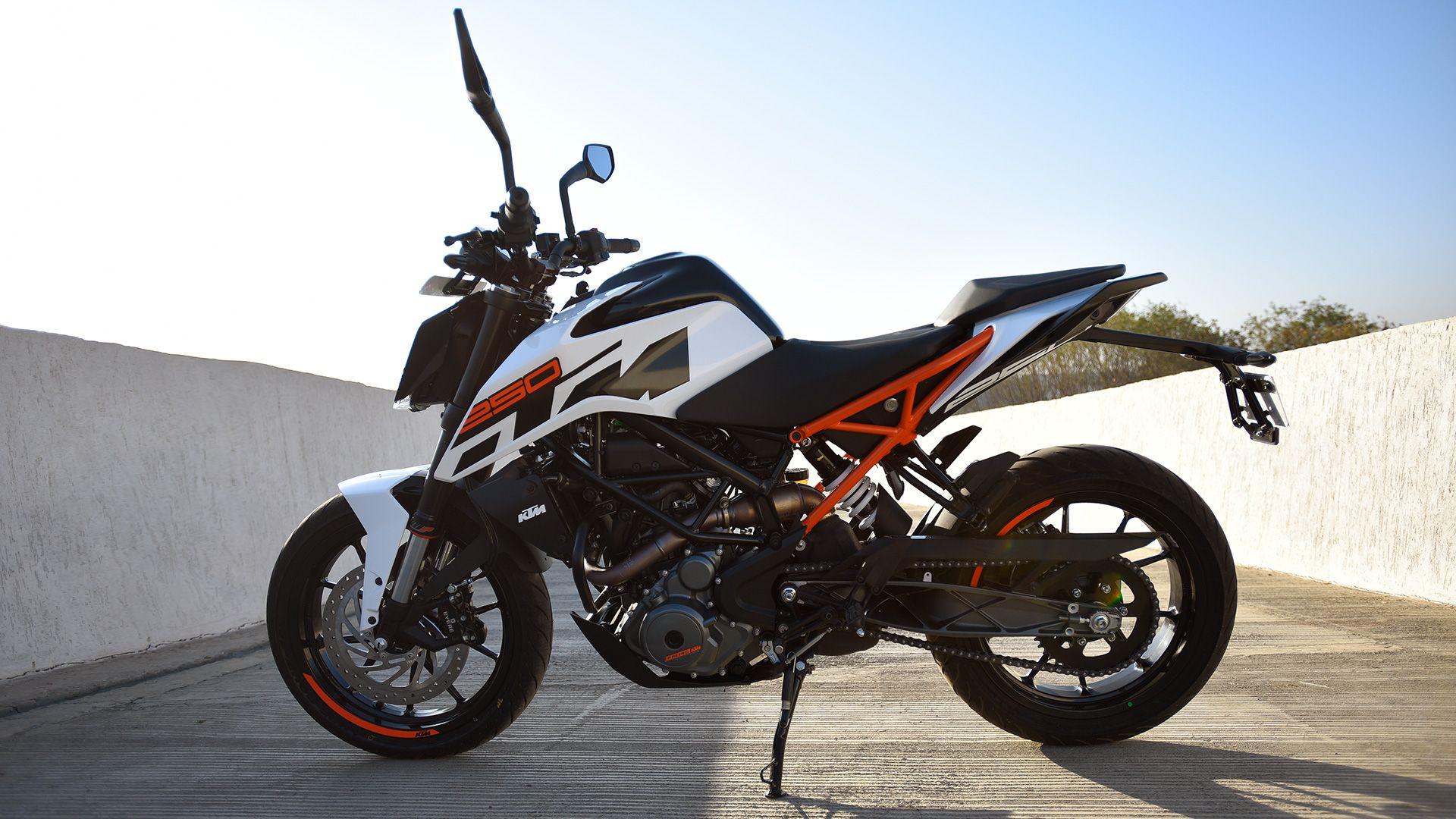 KTM 250 Duke Review, Price In India & Customer Experiences