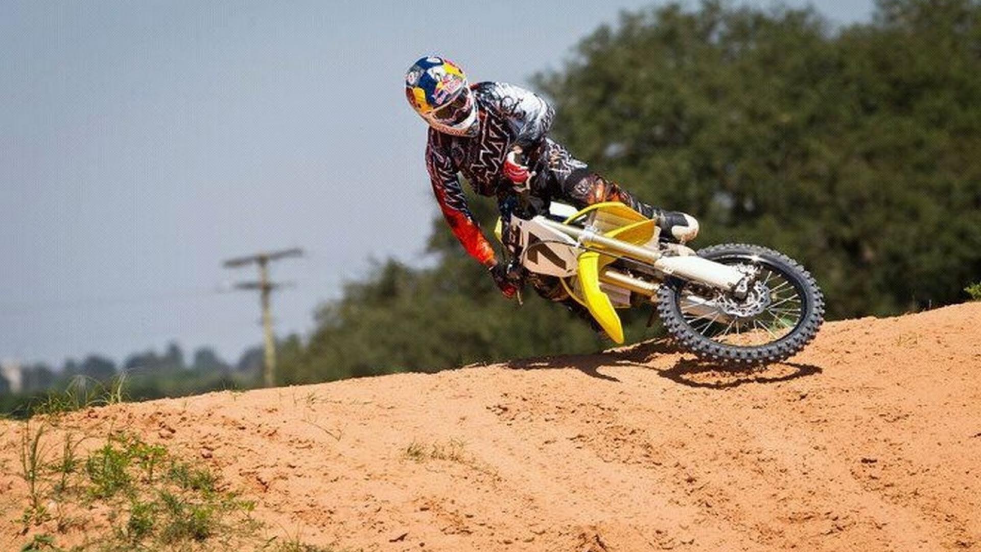 Suzuki dirt bikes motocross james stewart jump supercross
