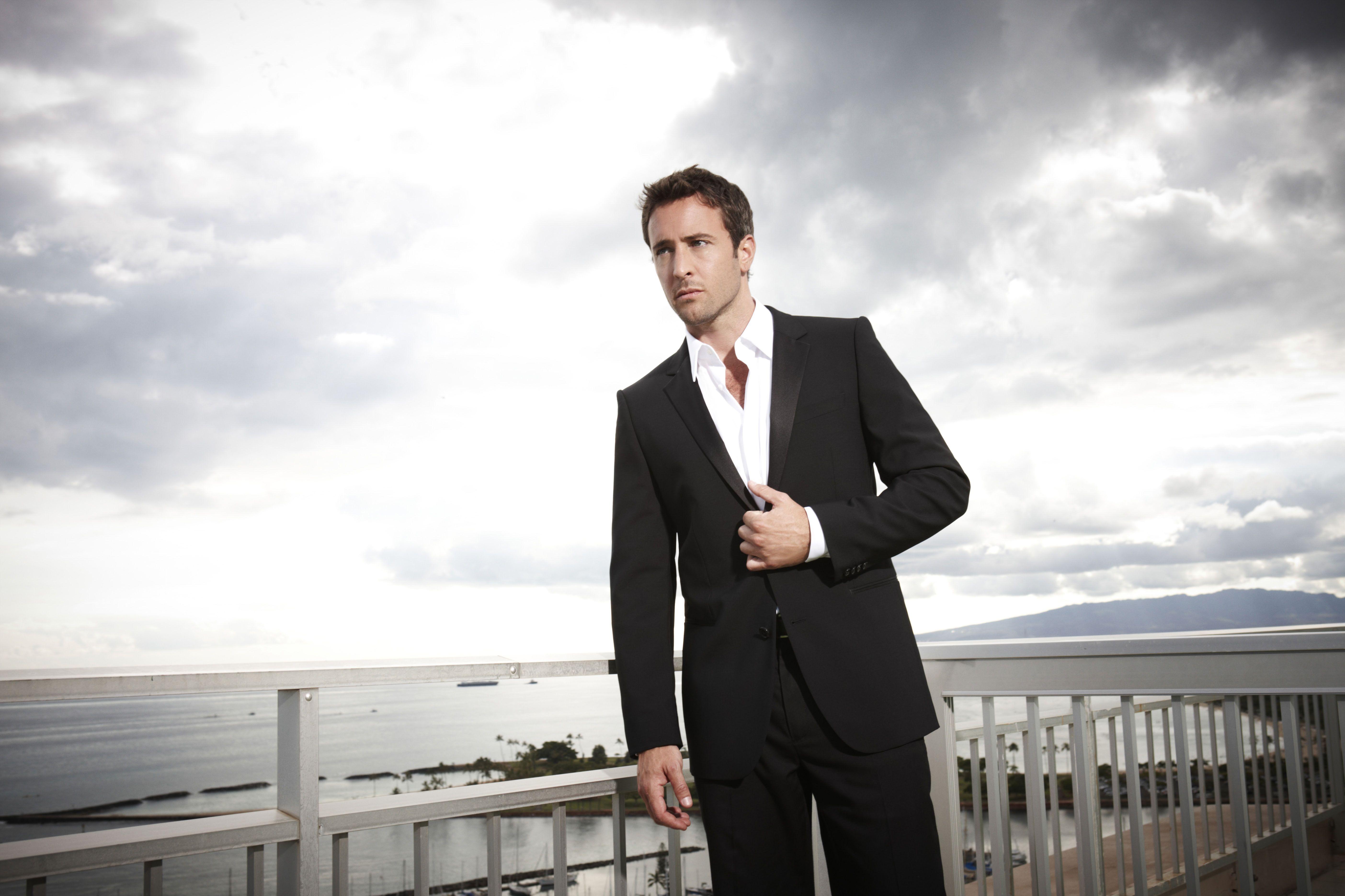 Hawaii Five 0 2010 Alex O Loughlin Dvdbash 7