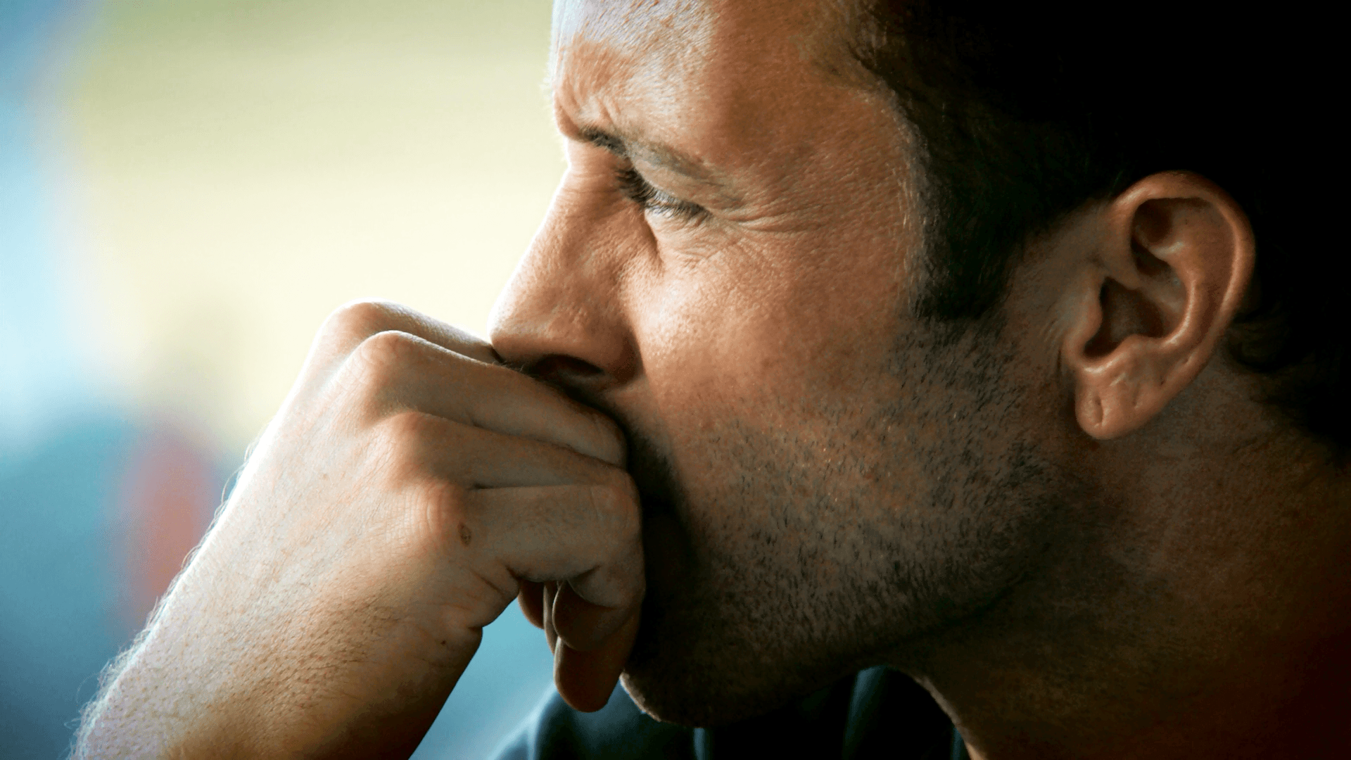 Alex O'Loughlin: Yes, he's got piercings. Alex O´Loughlin An