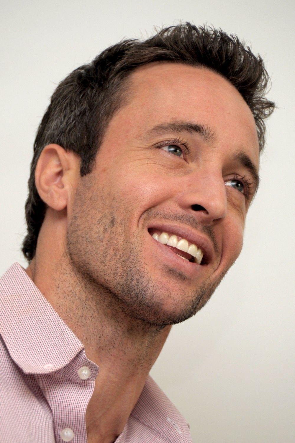 Beautiful smile!. Alex O'Loughlin is Mr. Hottie!