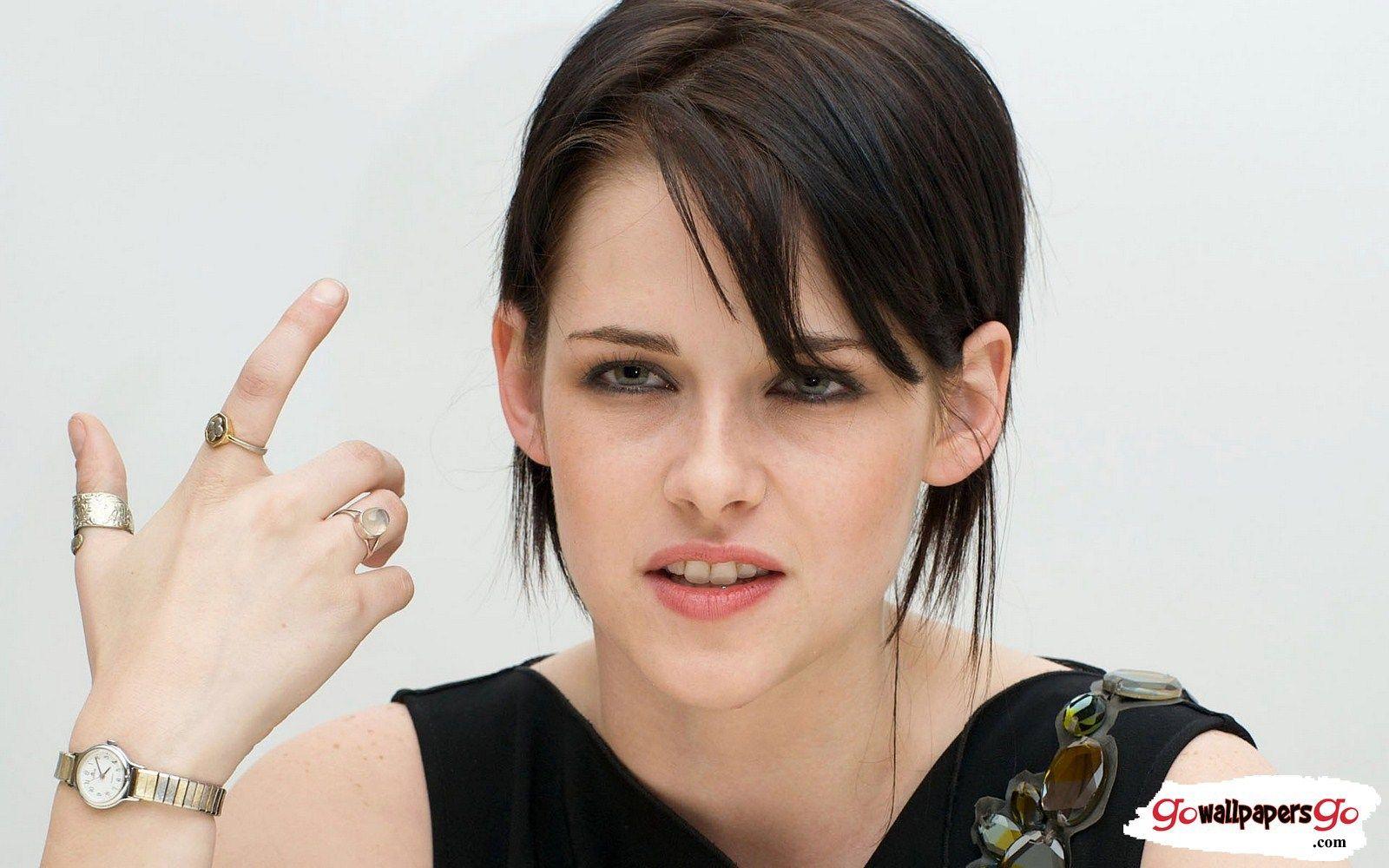 Kristen Stewart 2018. Go Wallpaper Go