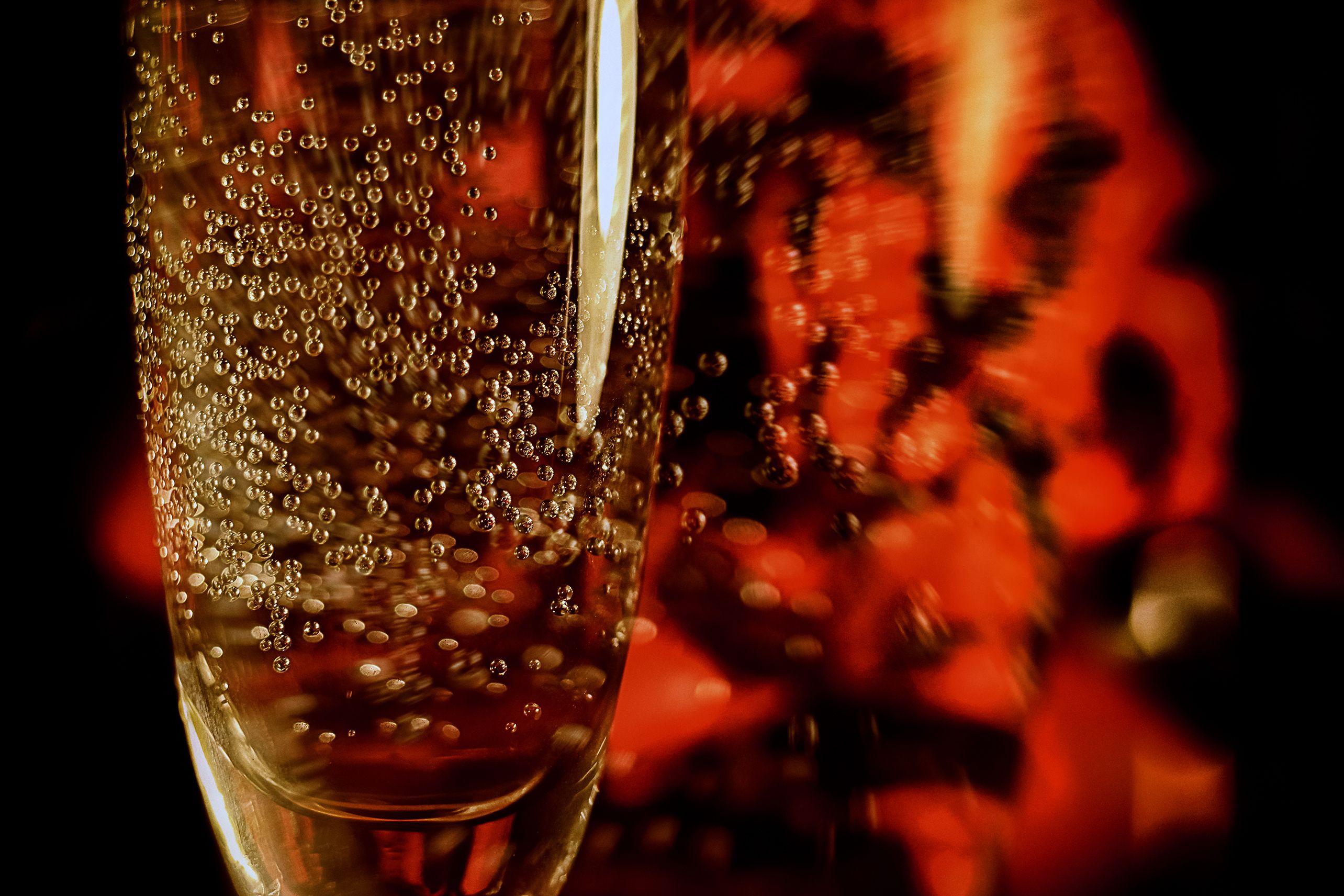 Wallpaper, black, red, drink, bubbles, alcohol, flower, sparkling
