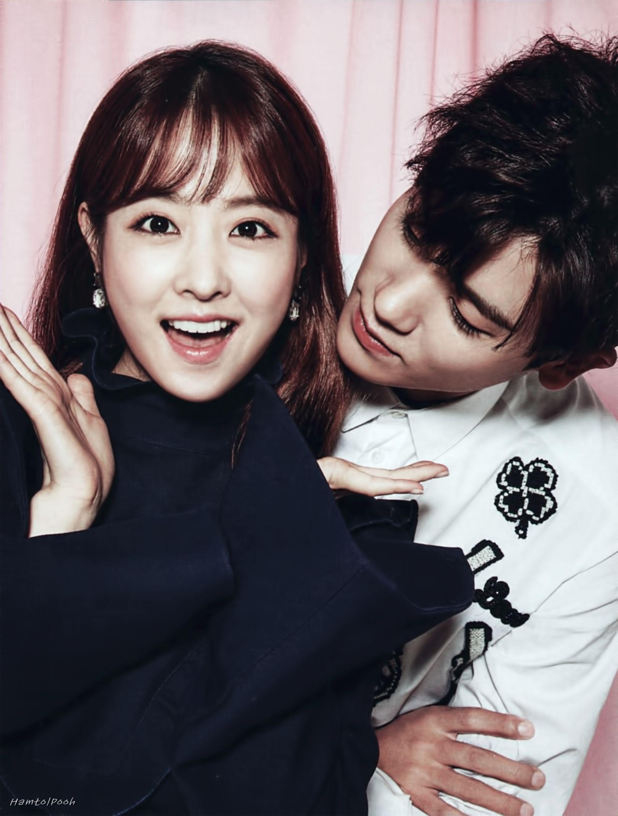 ELLE Throws a Party for Park Hyung Sik and Park Bo Young