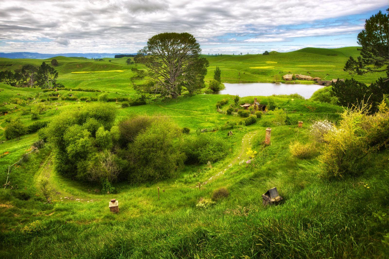 Средиземье природа. Средиземье Хоббитон. Хоббит новая Зеландия природа. Природа Властелин колец Хоббитон. Shire Властелин колец Хоббит.