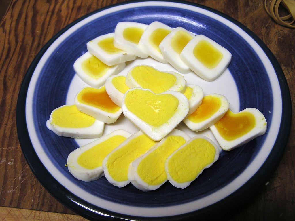 Fancy Hard Boiled Eggs: 5 Steps (with Picture)