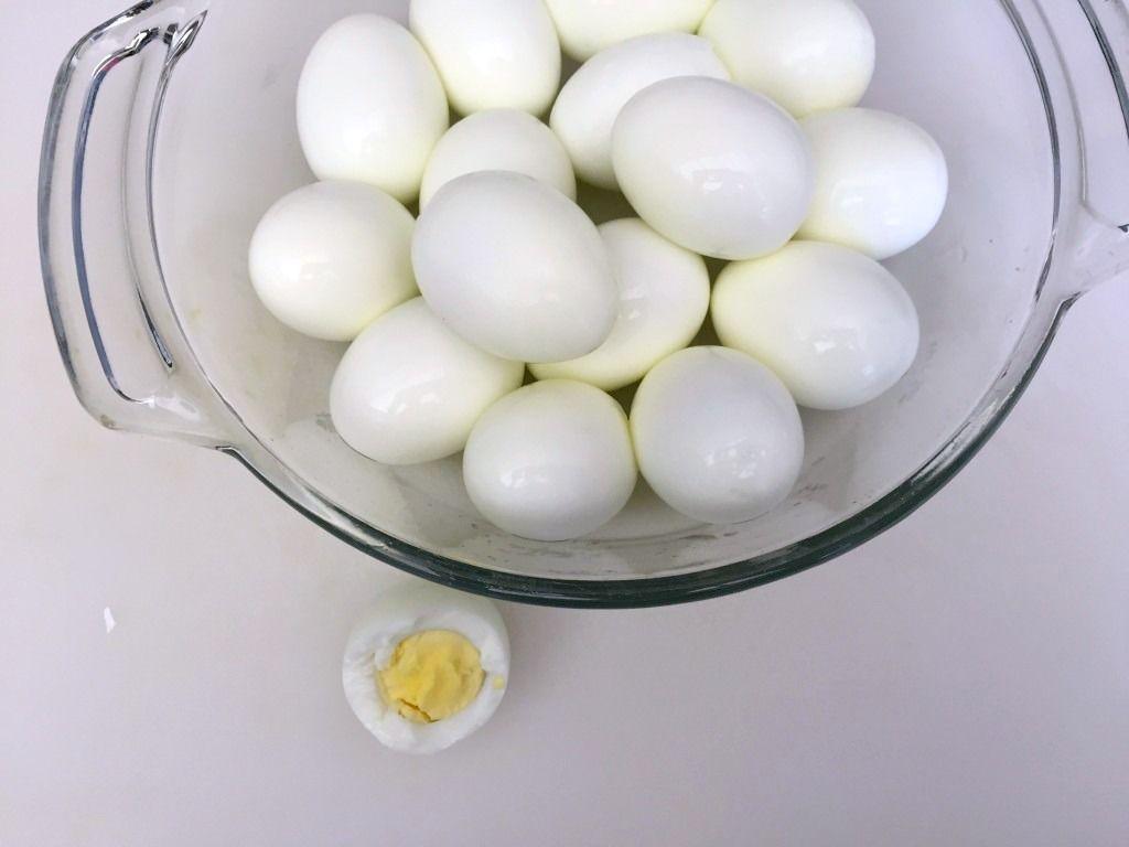 Kitchen Hack: Make a Perfect Hard Boiled Egg